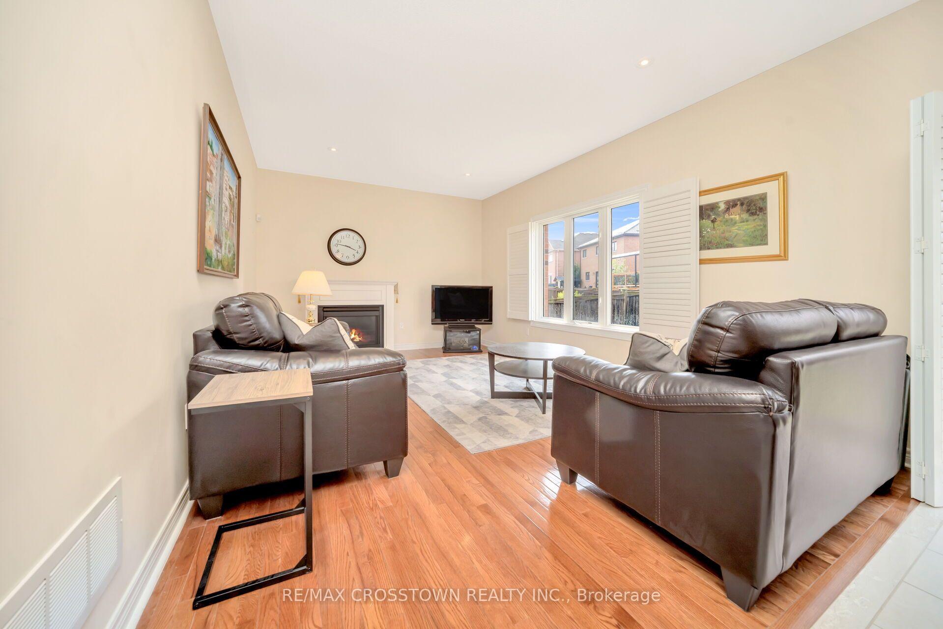 Photo 18 of 67 Sorbonne Drive, Brampton, Vales of Castlemore North — HOMEH