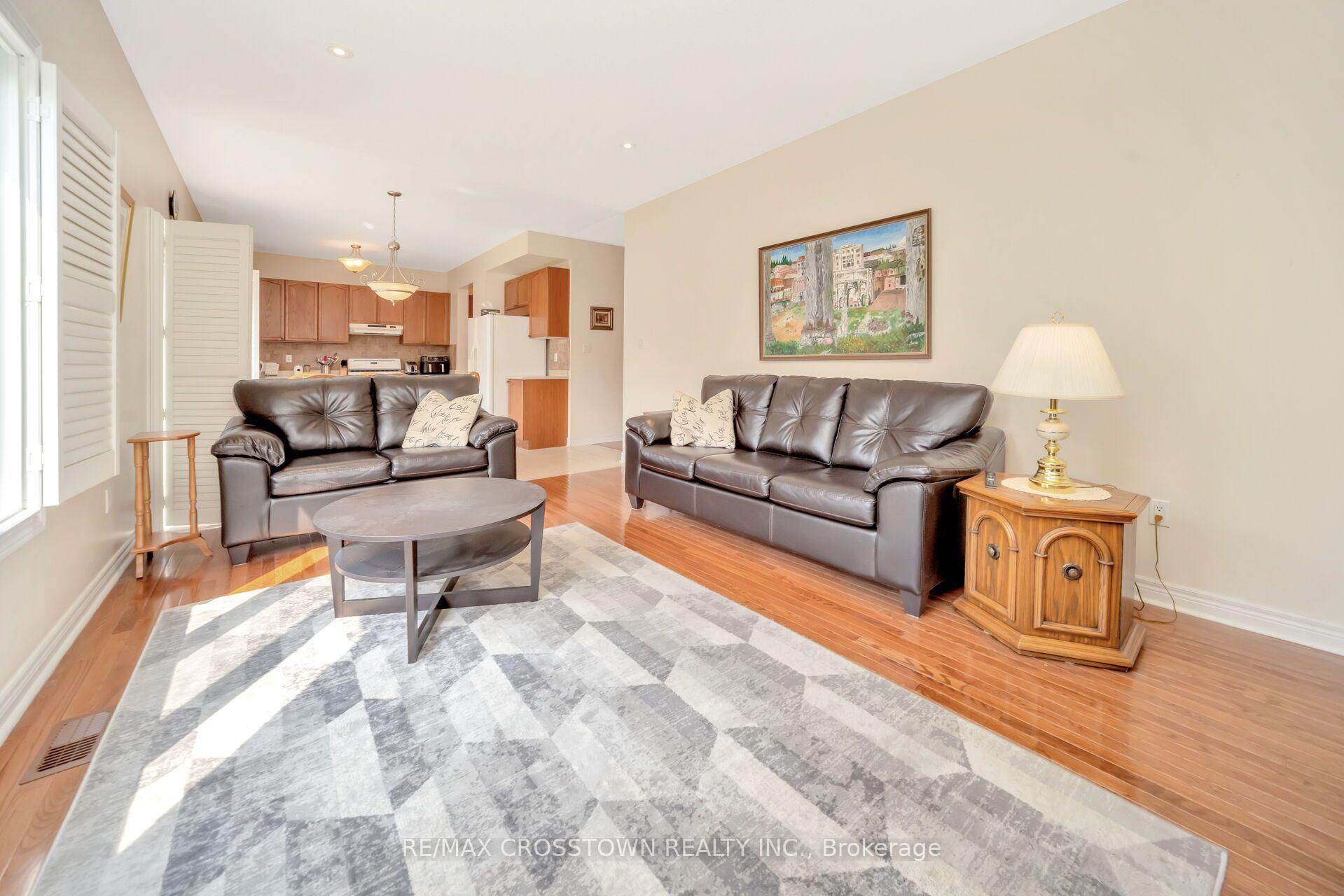 Photo 19 of 67 Sorbonne Drive, Brampton, Vales of Castlemore North — HOMEH