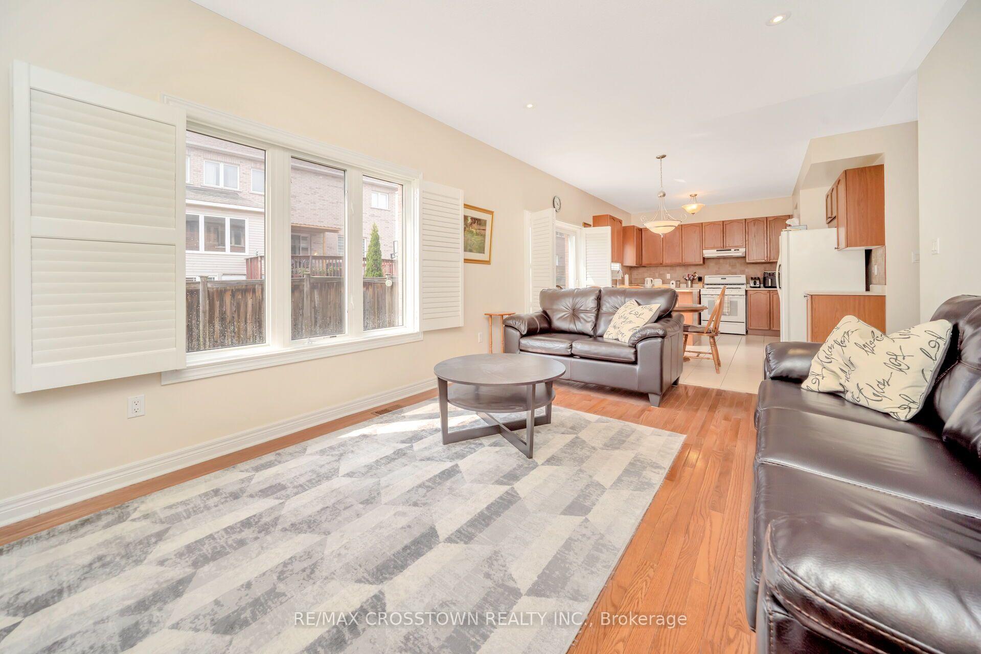 Photo 20 of 67 Sorbonne Drive, Brampton, Vales of Castlemore North — HOMEH