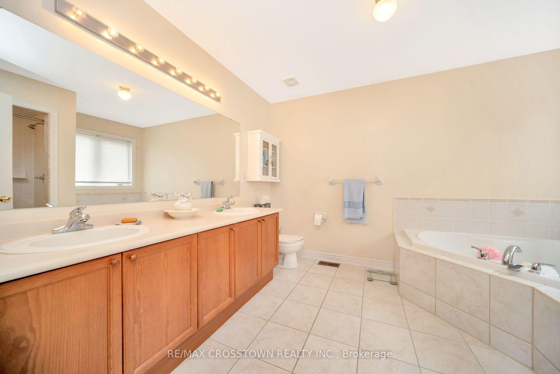 Photo 29 of 67 Sorbonne Drive, Brampton, Vales of Castlemore North — HOMEH