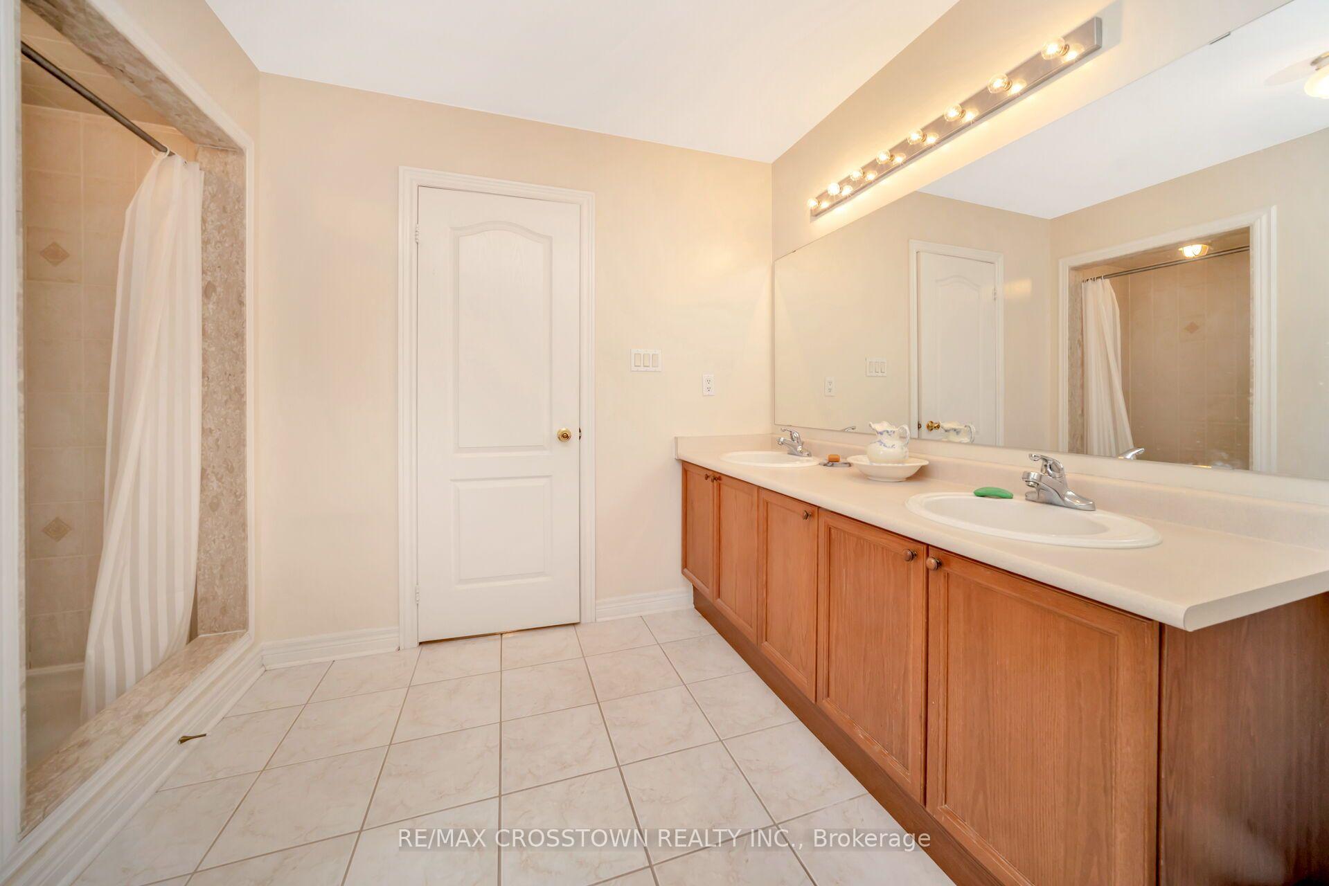 Photo 31 of 67 Sorbonne Drive, Brampton, Vales of Castlemore North — HOMEH