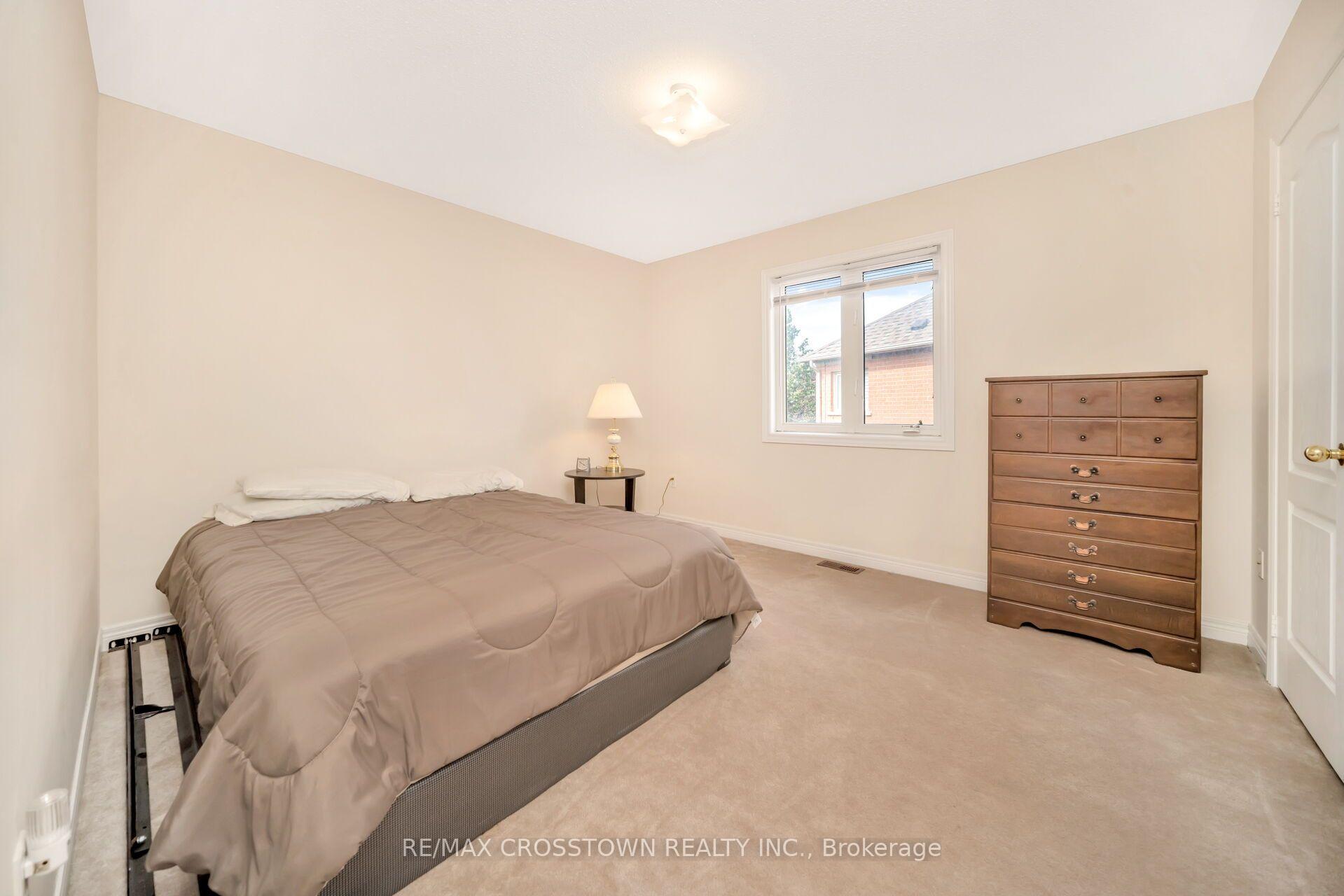 Photo 32 of 67 Sorbonne Drive, Brampton, Vales of Castlemore North — HOMEH