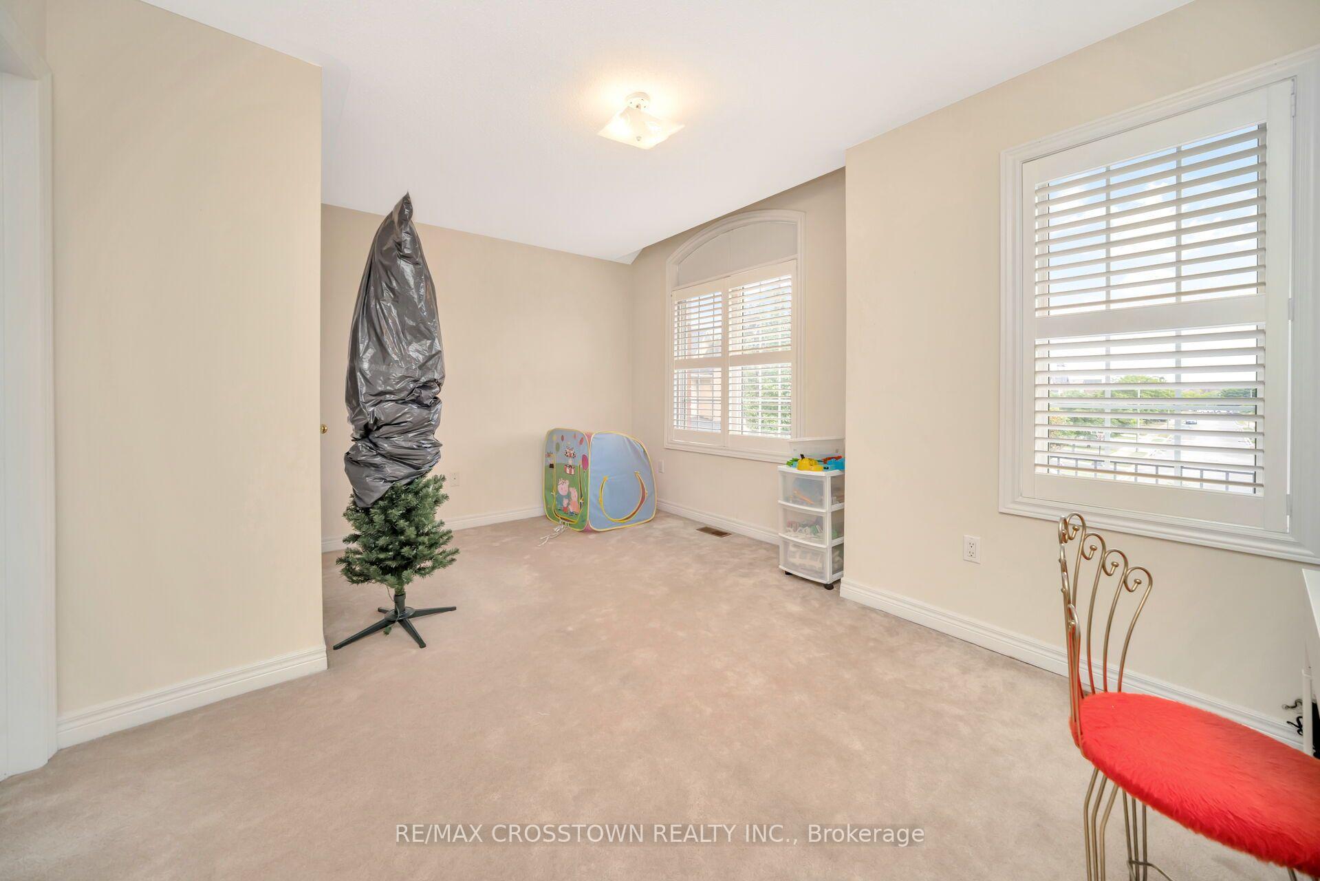 Photo 36 of 67 Sorbonne Drive, Brampton, Vales of Castlemore North — HOMEH