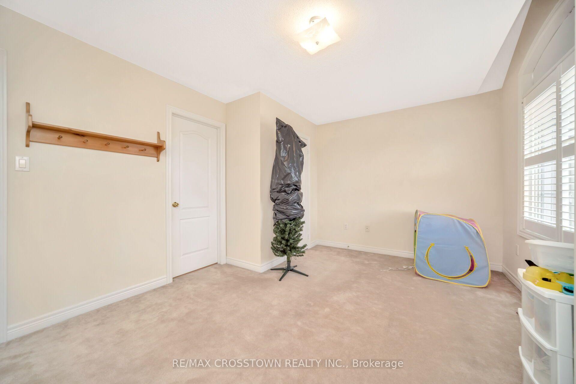 Photo 37 of 67 Sorbonne Drive, Brampton, Vales of Castlemore North — HOMEH