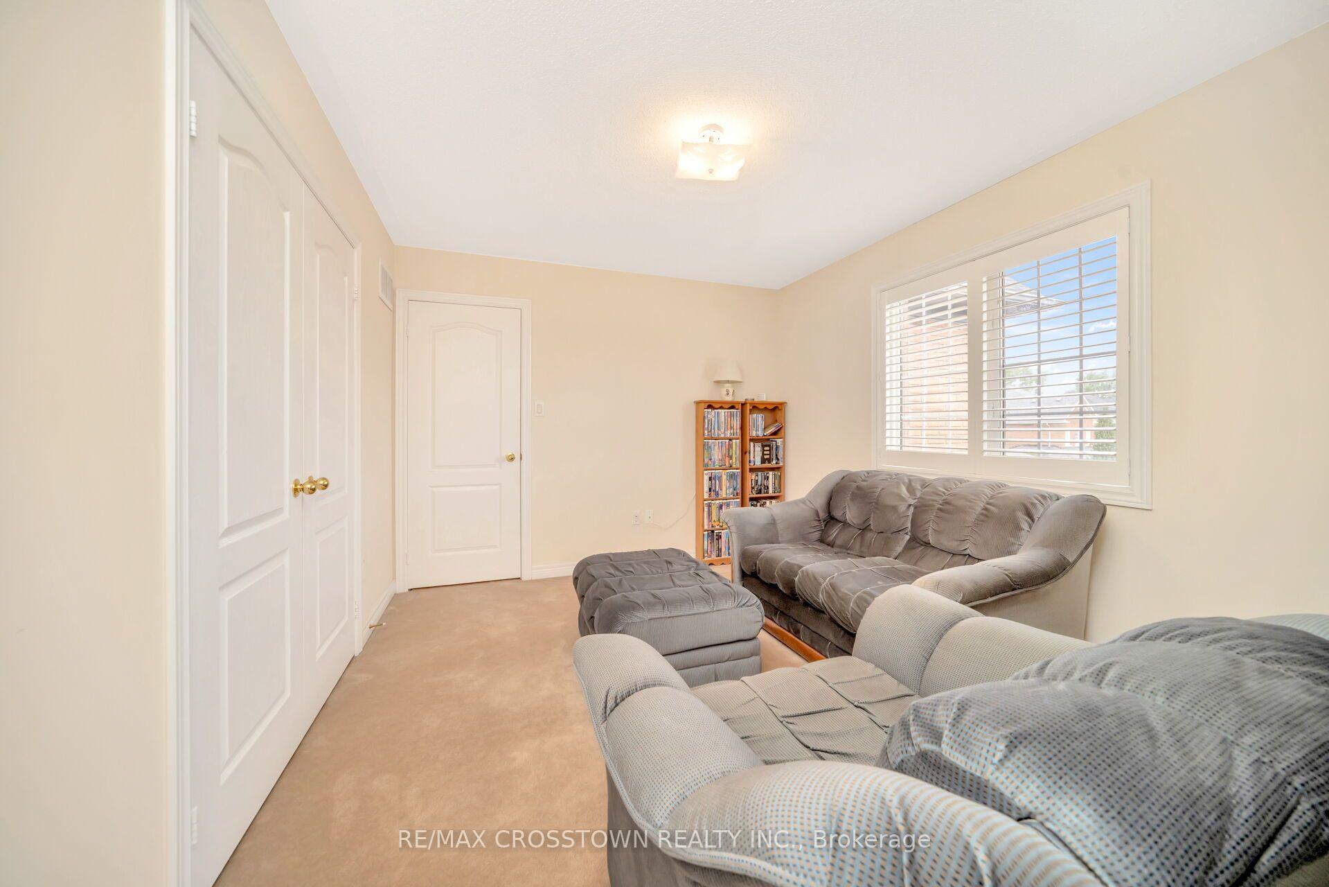 Photo 40 of 67 Sorbonne Drive, Brampton, Vales of Castlemore North — HOMEH