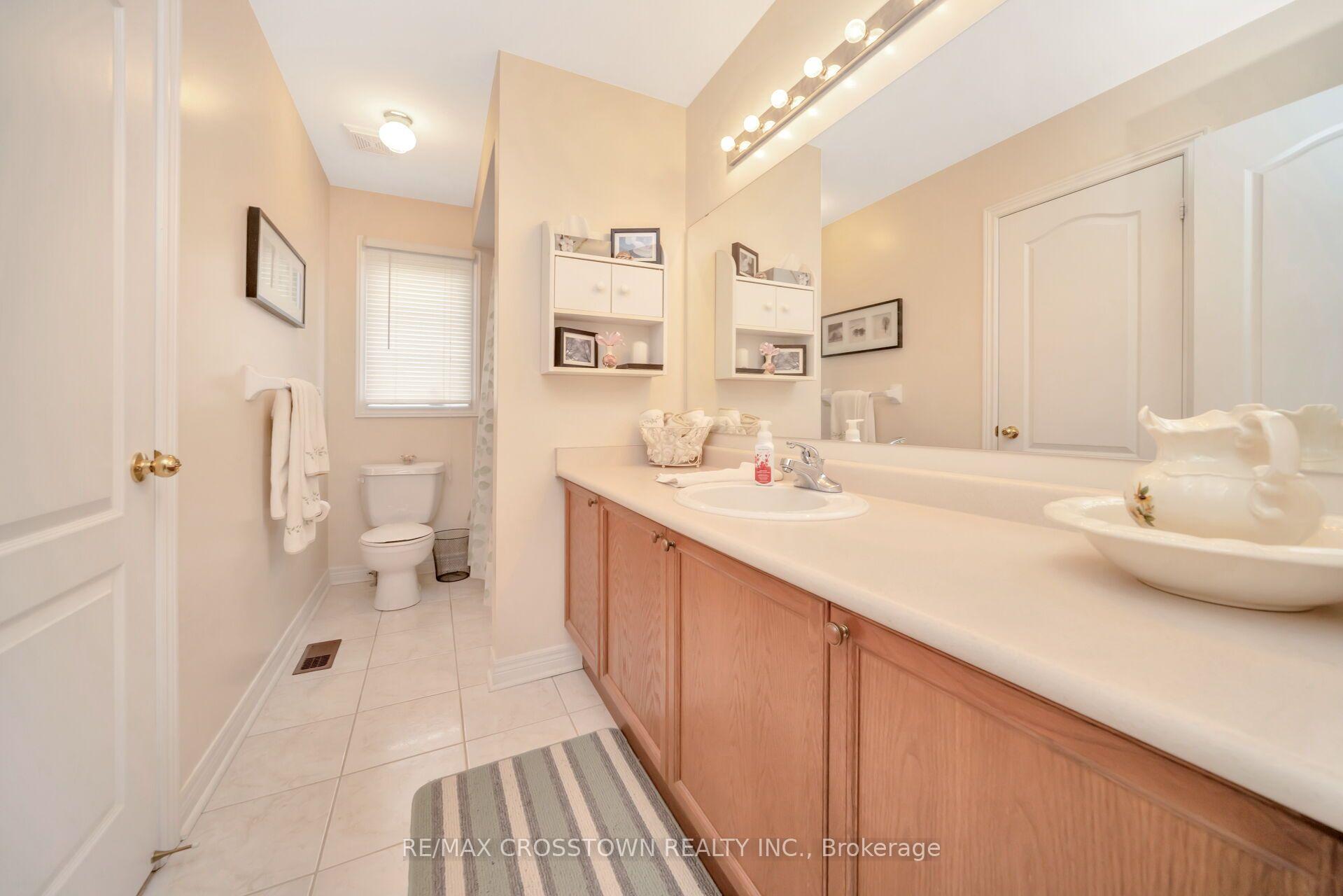 Photo 41 of 67 Sorbonne Drive, Brampton, Vales of Castlemore North — HOMEH
