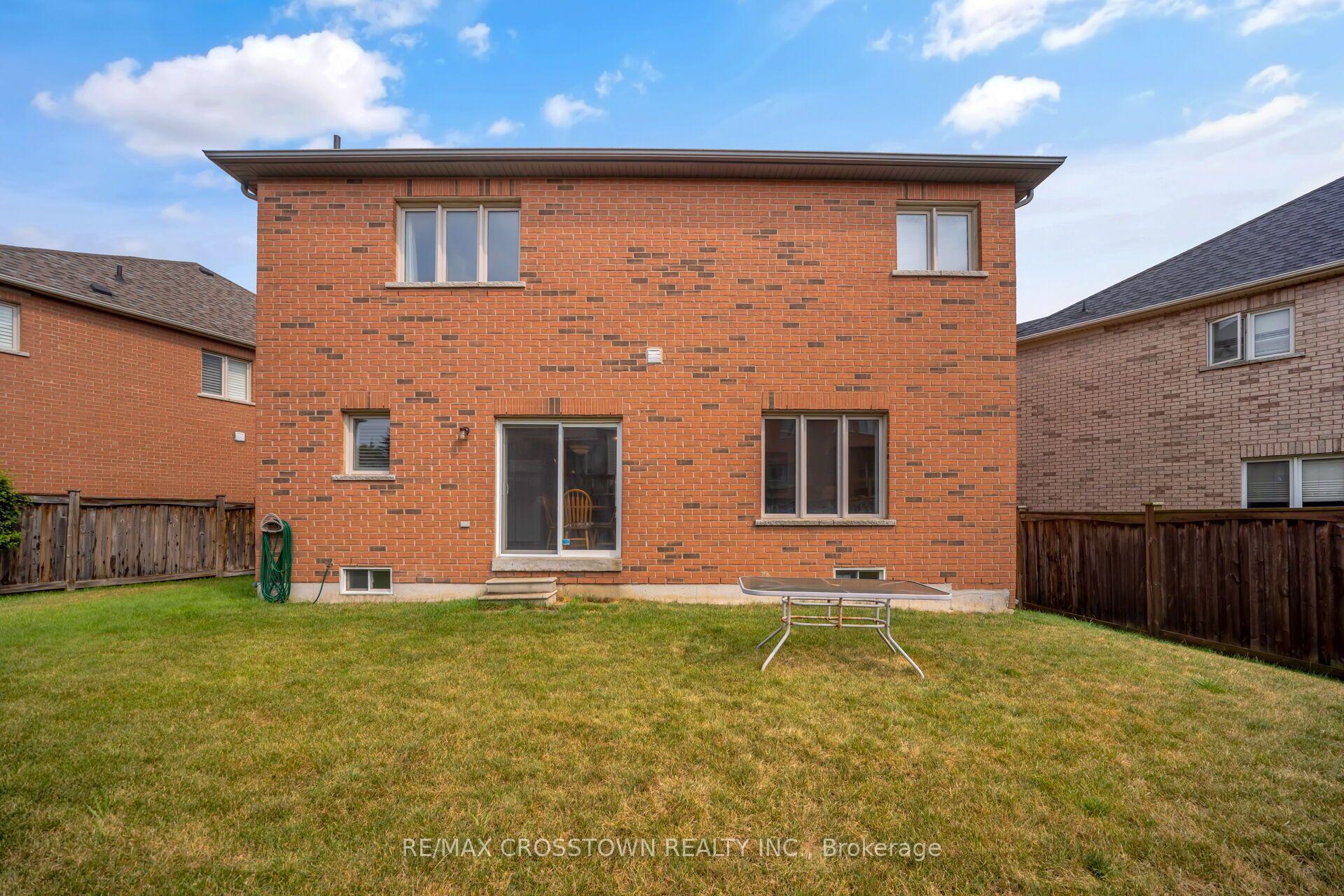 Photo 49 of 67 Sorbonne Drive, Brampton, Vales of Castlemore North — HOMEH