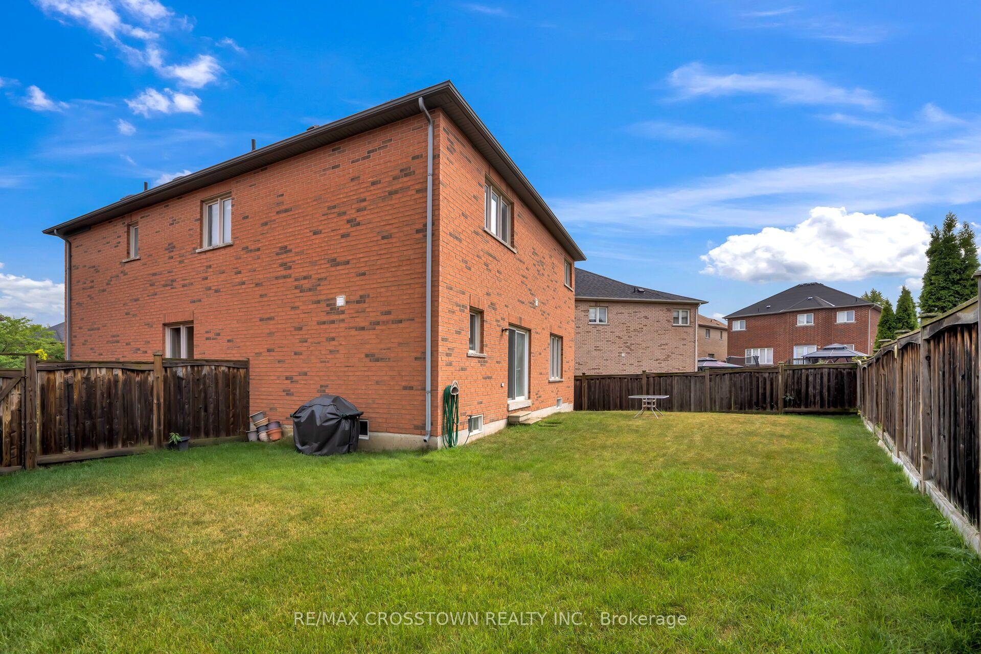 Photo 50 of 67 Sorbonne Drive, Brampton, Vales of Castlemore North — HOMEH