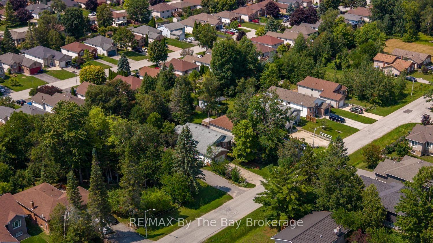 Photo 2 of 144 Smallman Drive, Wasaga Beach — HOMEH