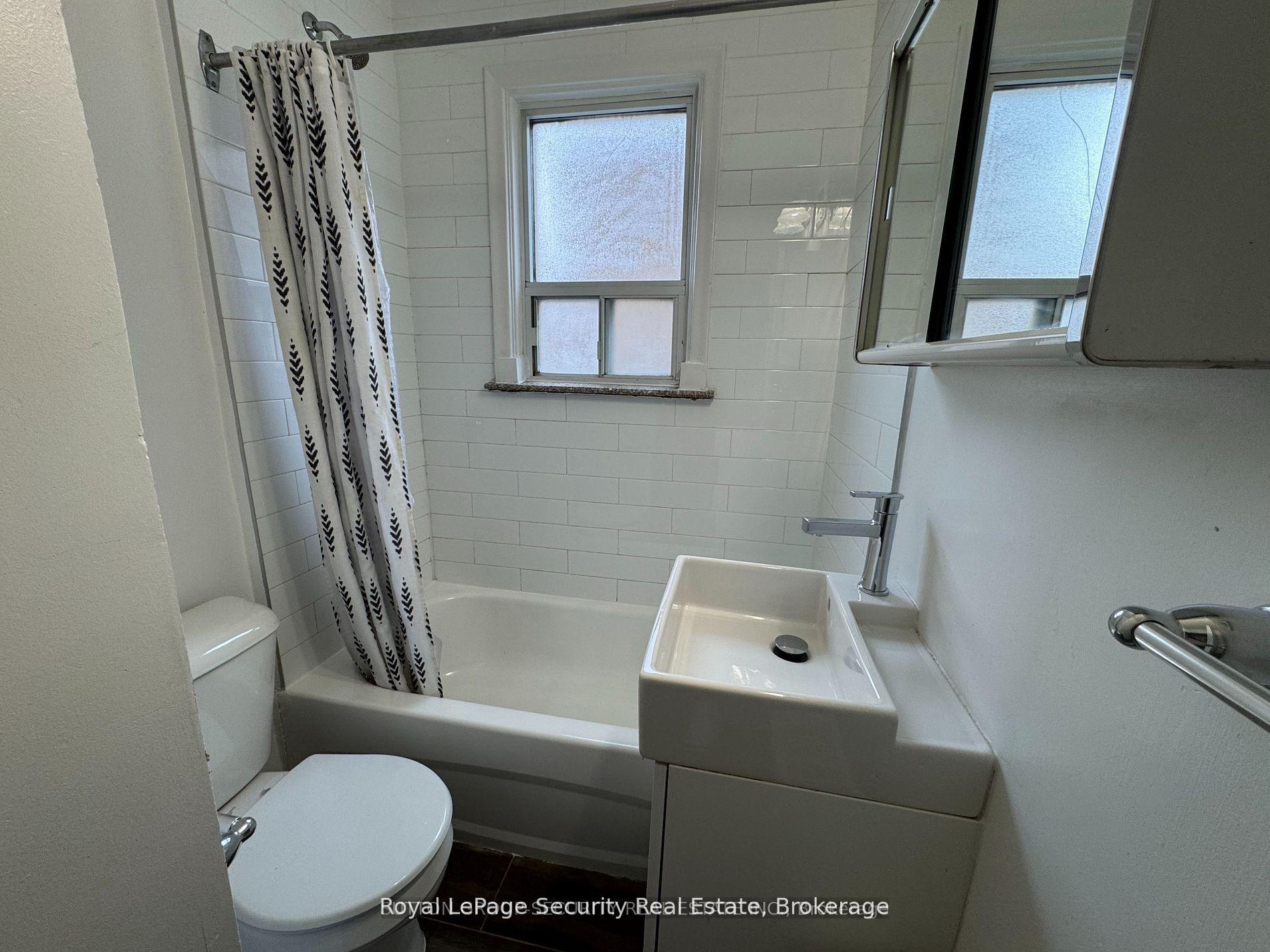 Photo 8 of Unit 1, 56 Leduc Drive, Etobicoke, Rexdale-Kipling — HOMEH