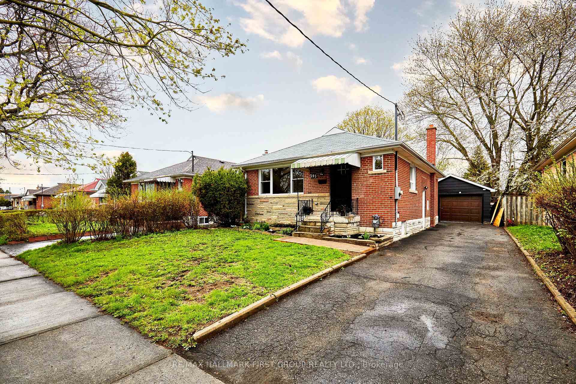 Photo 1 of 295 Baldwin Street, Oshawa, Donevan — HOMEH