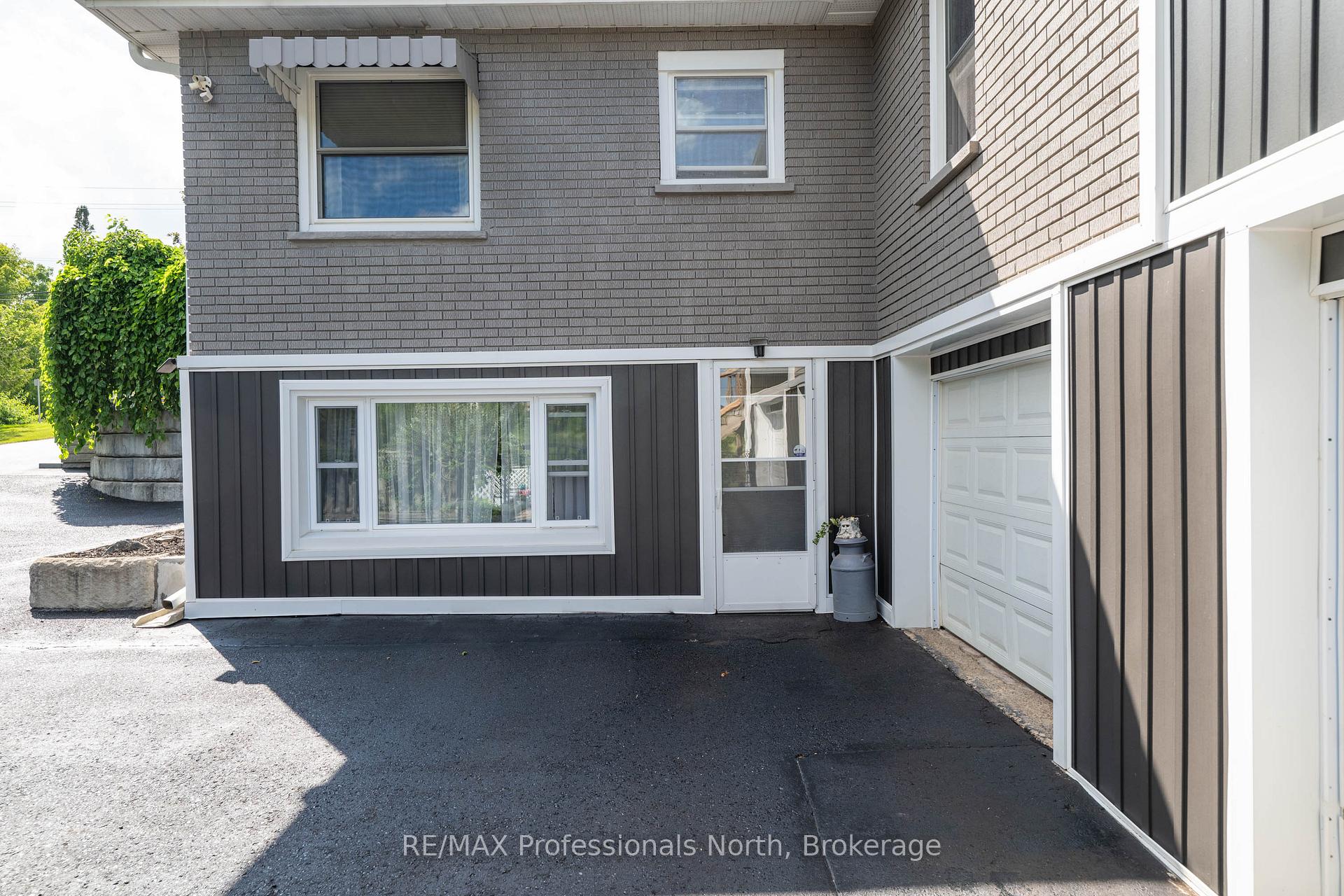 Photo 17 of 63 The Queensway, Georgina, Keswick North — HOMEH