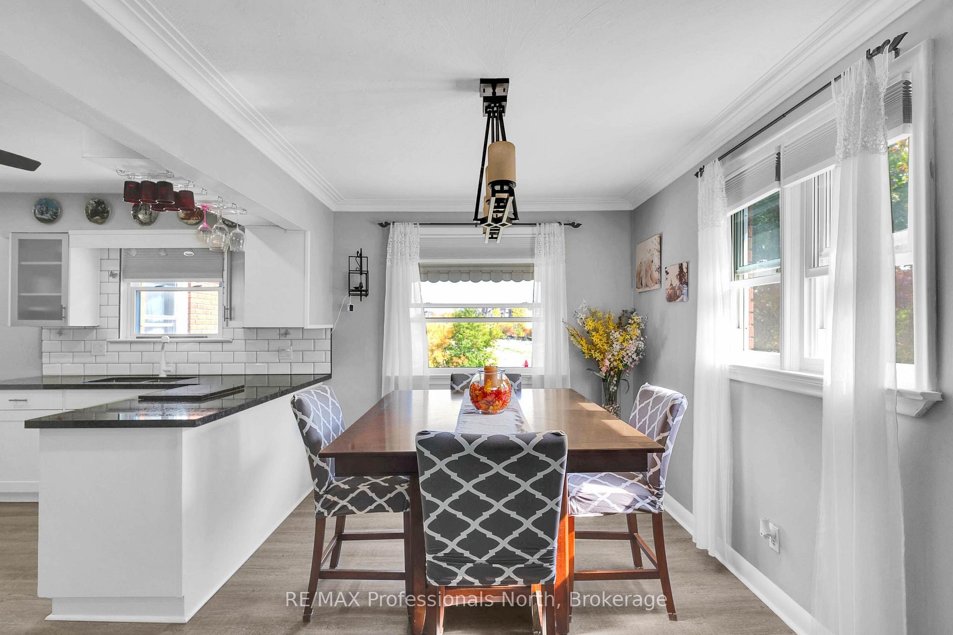 Photo 26 of 63 The Queensway, Georgina, Keswick North — HOMEH