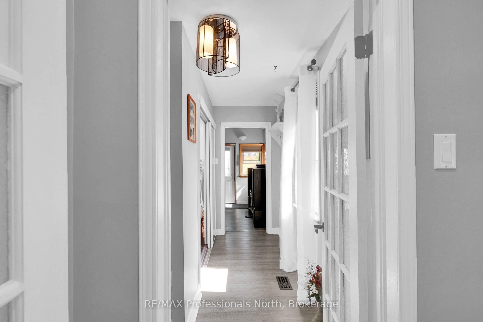 Photo 30 of 63 The Queensway, Georgina, Keswick North — HOMEH