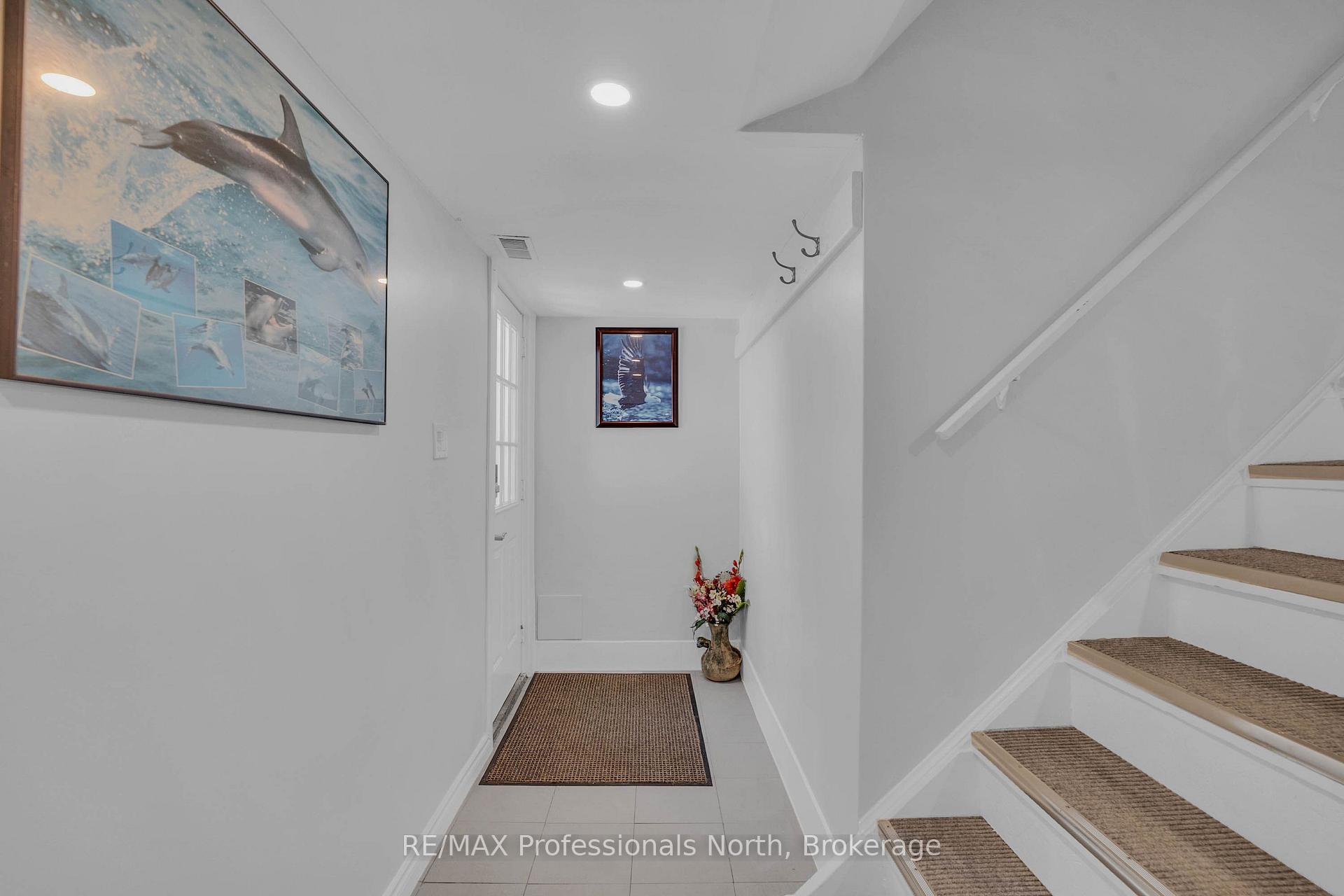 Photo 47 of 63 The Queensway, Georgina, Keswick North — HOMEH