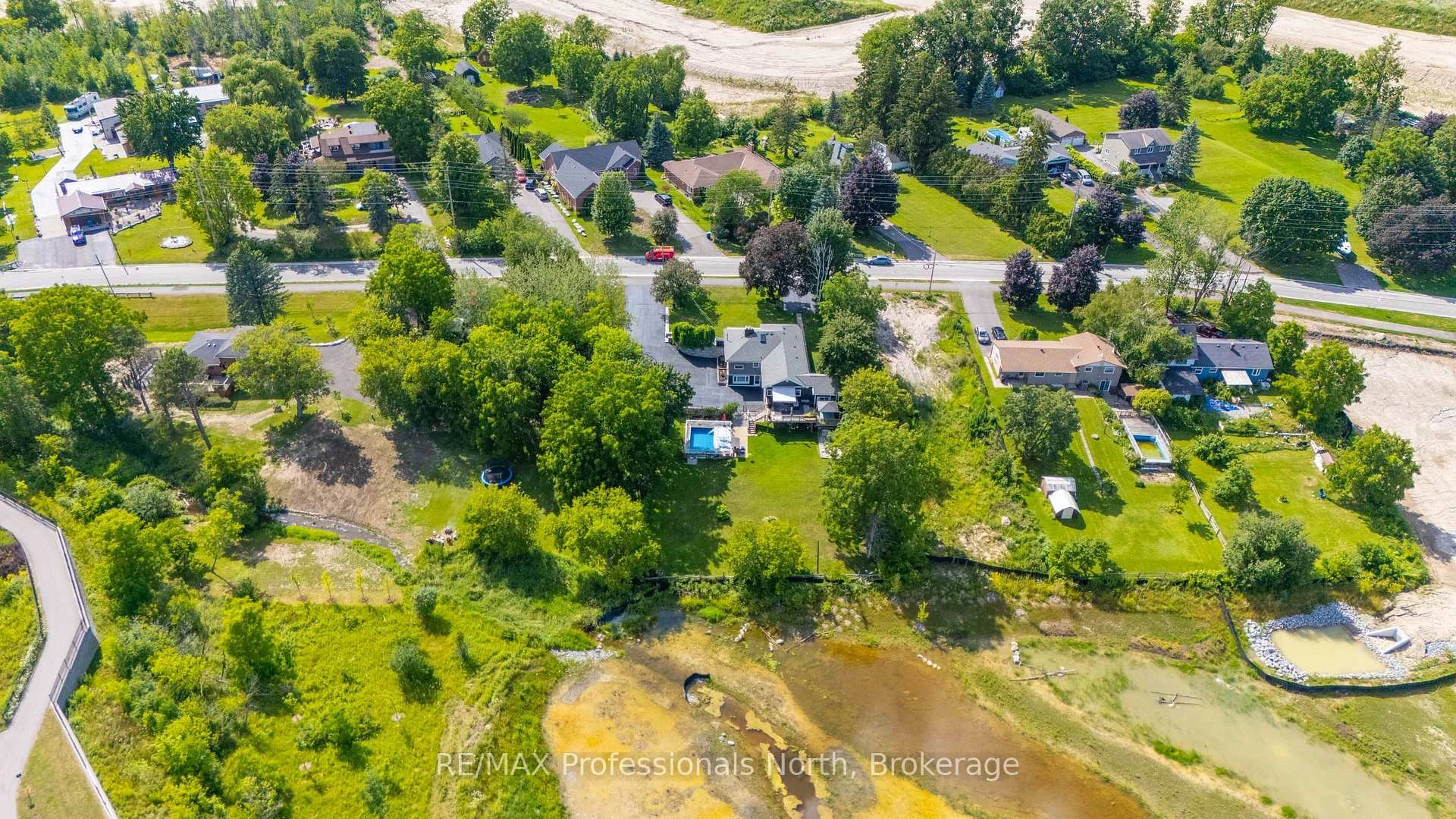 Photo 9 of 63 The Queensway, Georgina, Keswick North — HOMEH