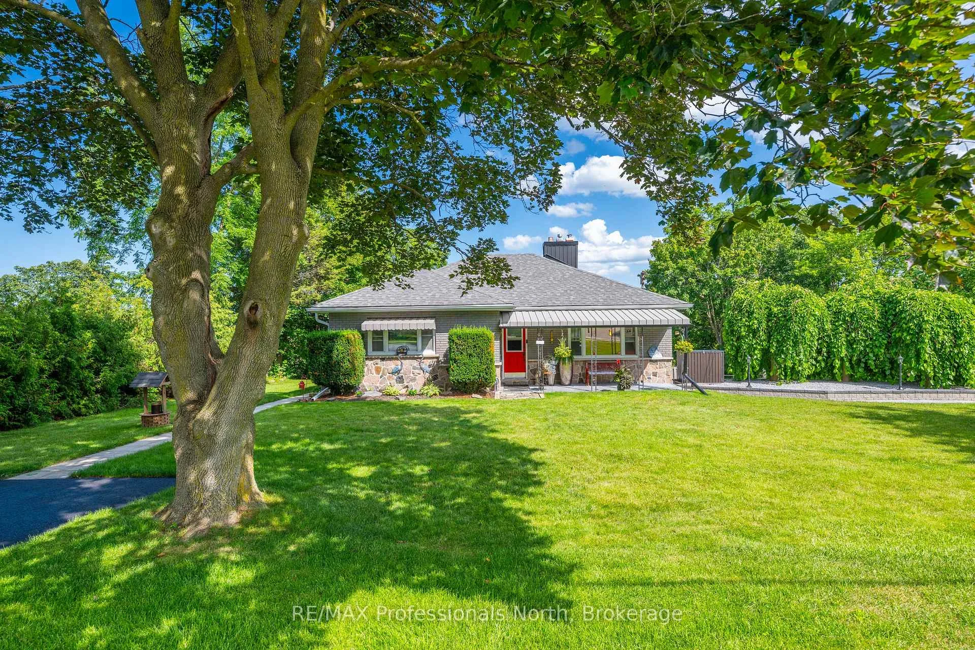 Photo 14 of 63 The Queensway, Georgina, Keswick North — HOMEH