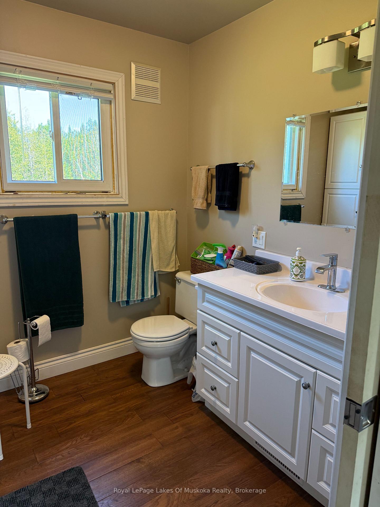 Photo 8 of 1014 Ben Lake Road East, Gravenhurst, Ryde — HOMEH