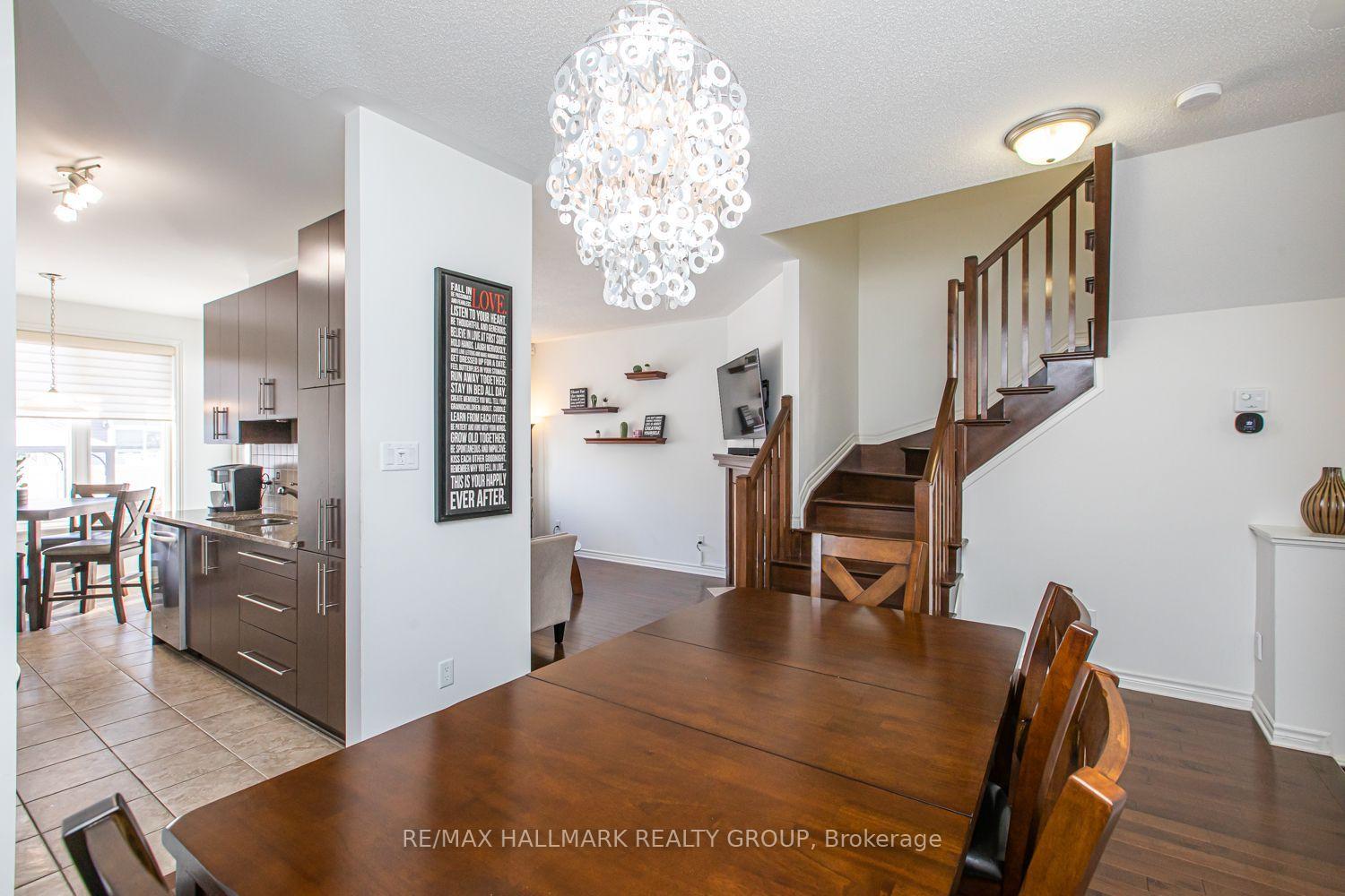 Photo 7 of 534 Rochefort Circle, Ottawa, Avalon West — HOMEH