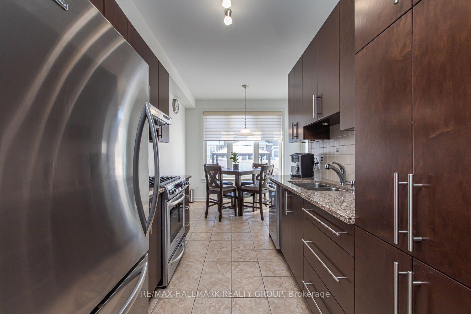 Photo 8 of 534 Rochefort Circle, Ottawa, Avalon West — HOMEH