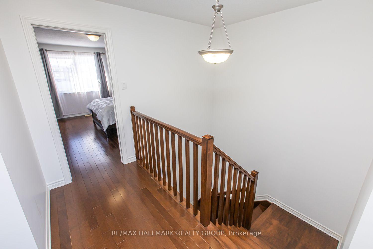 Photo 14 of 534 Rochefort Circle, Ottawa, Avalon West — HOMEH