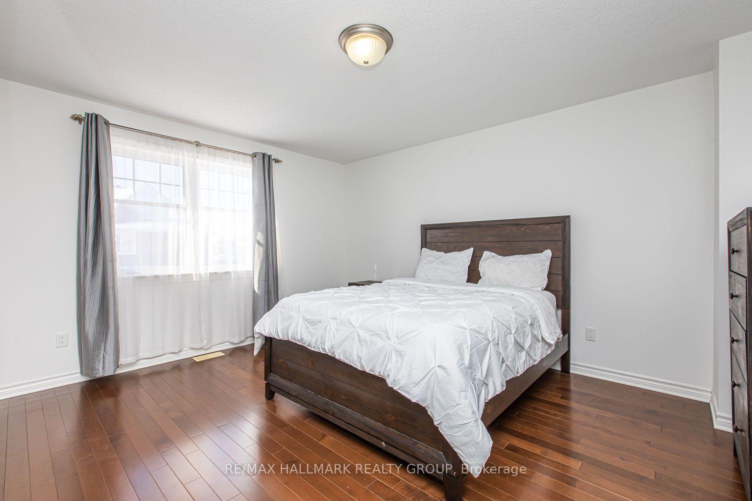 Photo 15 of 534 Rochefort Circle, Ottawa, Avalon West — HOMEH