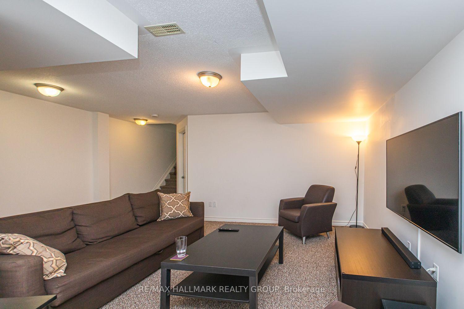 Photo 22 of 534 Rochefort Circle, Ottawa, Avalon West — HOMEH