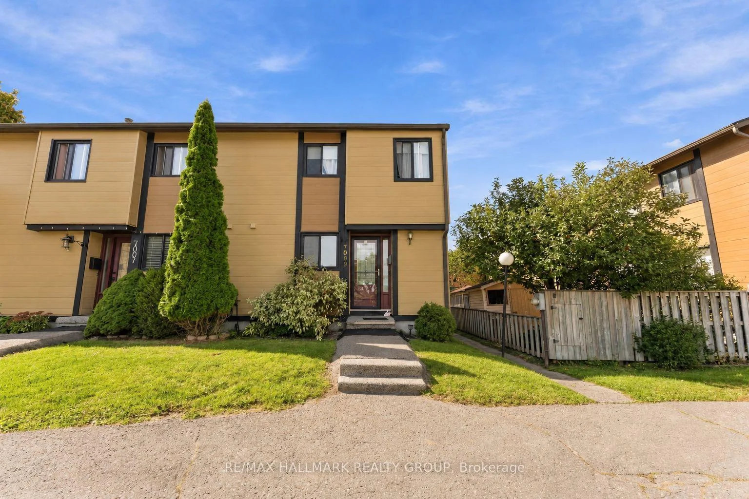 Photo 1 of 7009 Bilberry Drive, Ottawa, Convent Glen North — HOMEH