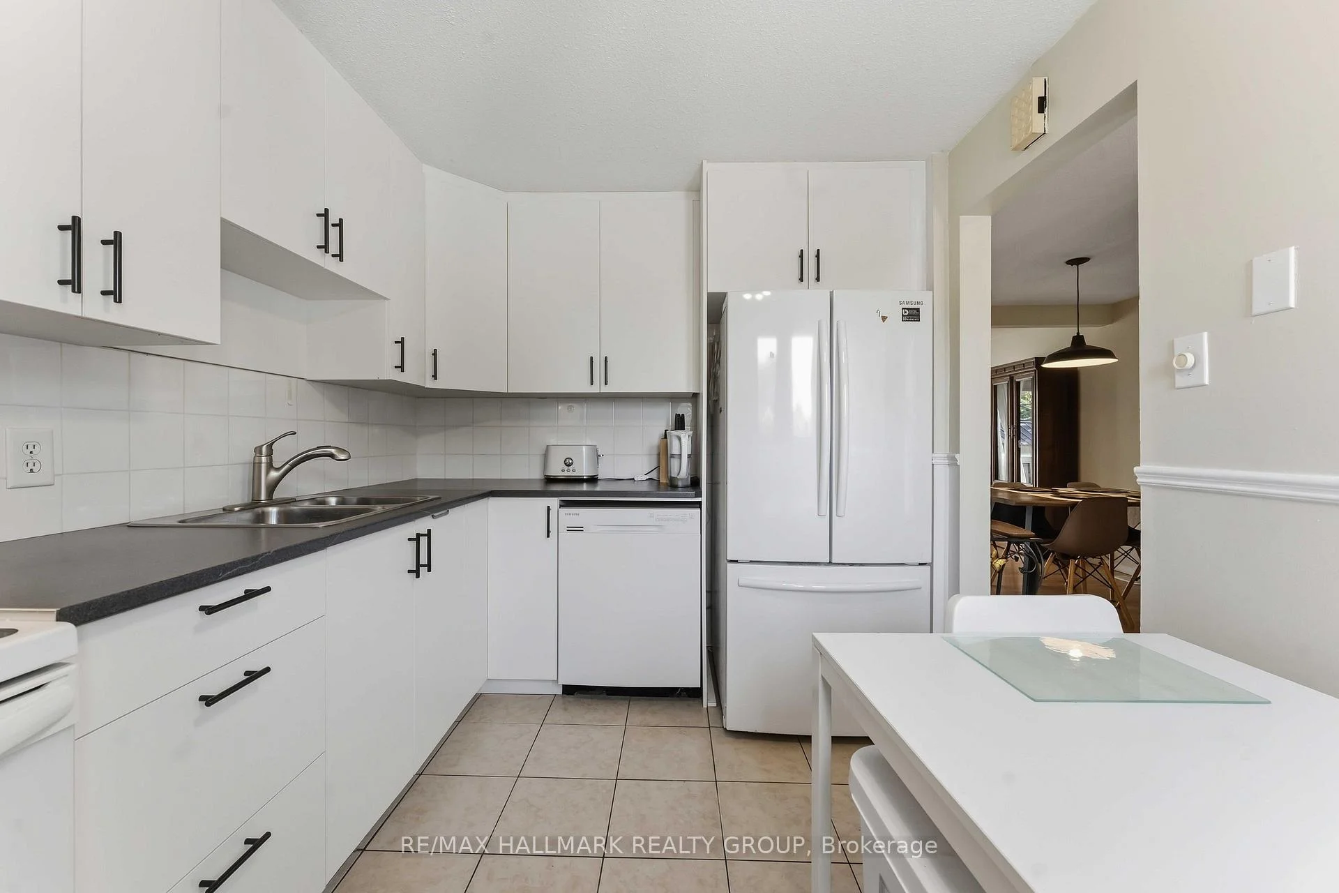 Photo 19 of 7009 Bilberry Drive, Ottawa, Convent Glen North — HOMEH