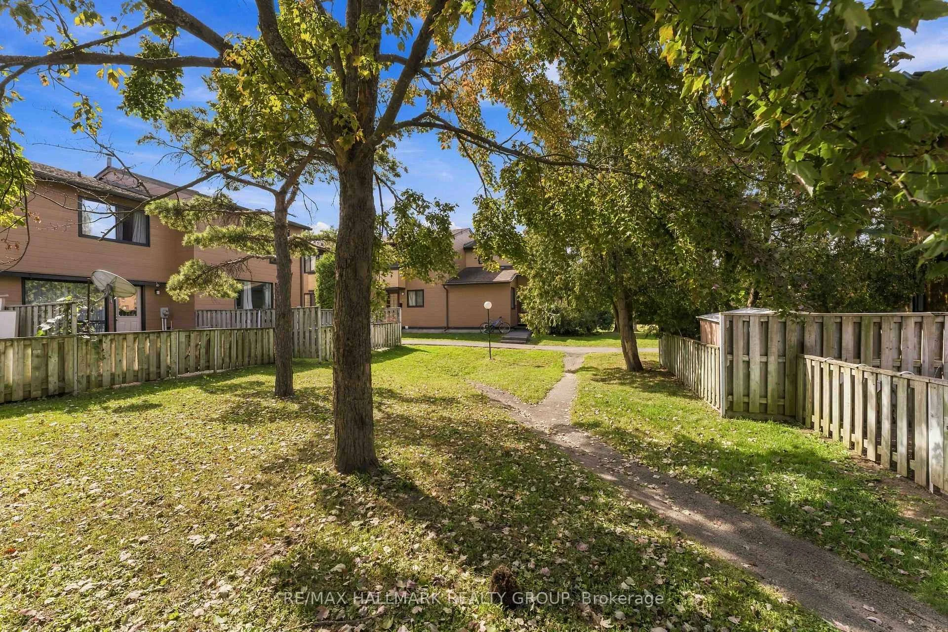 Photo 38 of 7009 Bilberry Drive, Ottawa, Convent Glen North — HOMEH