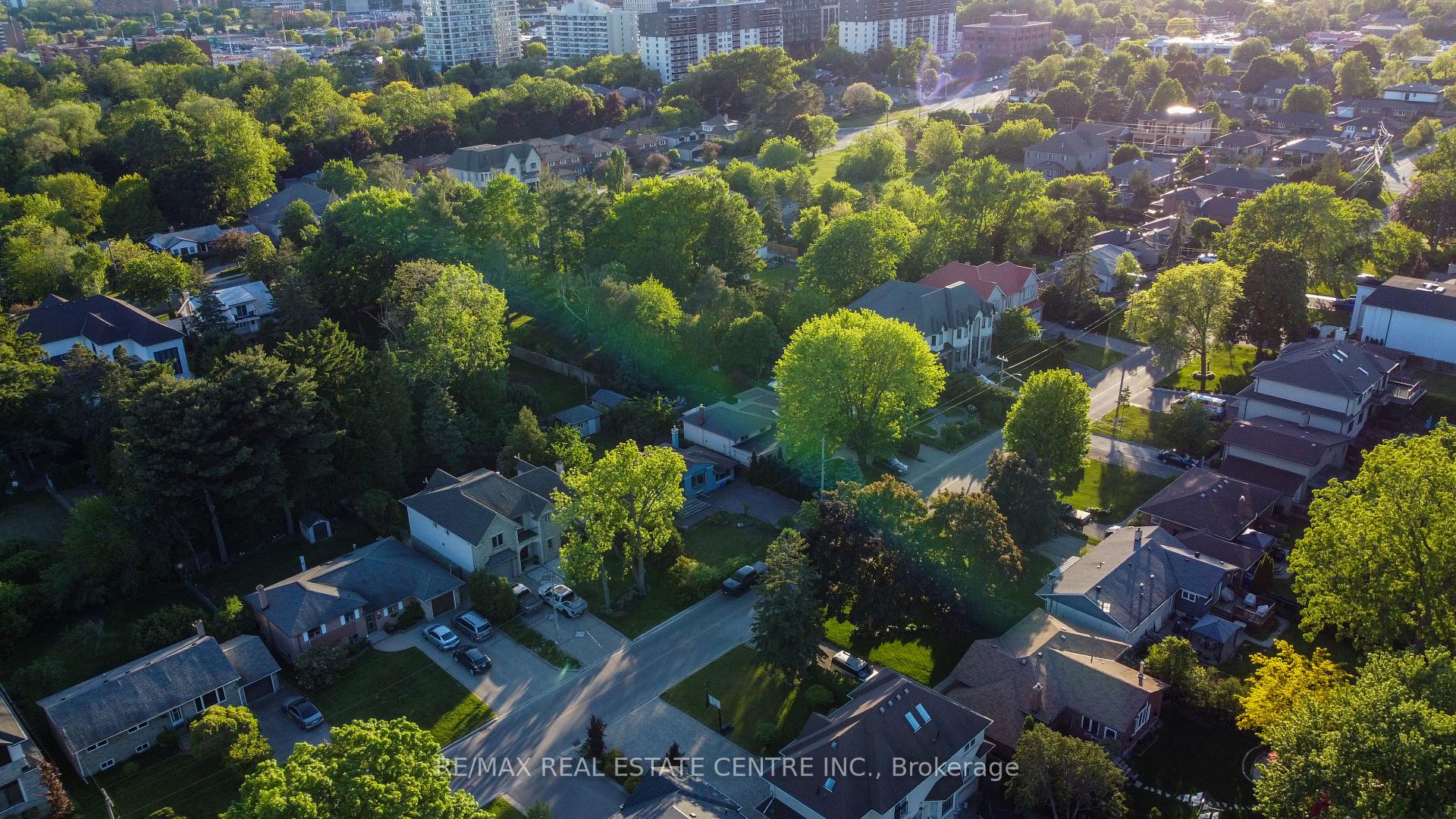 Photo 33 of 2450 Edenhurst Drive, Mississauga, Cooksville — HOMEH