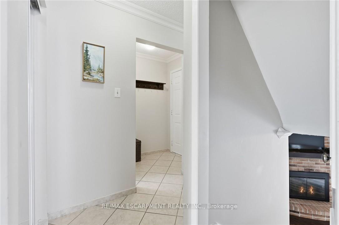 Photo 30 of 30 Twinoaks Crescent, Hamilton, Stoney Creek — HOMEH