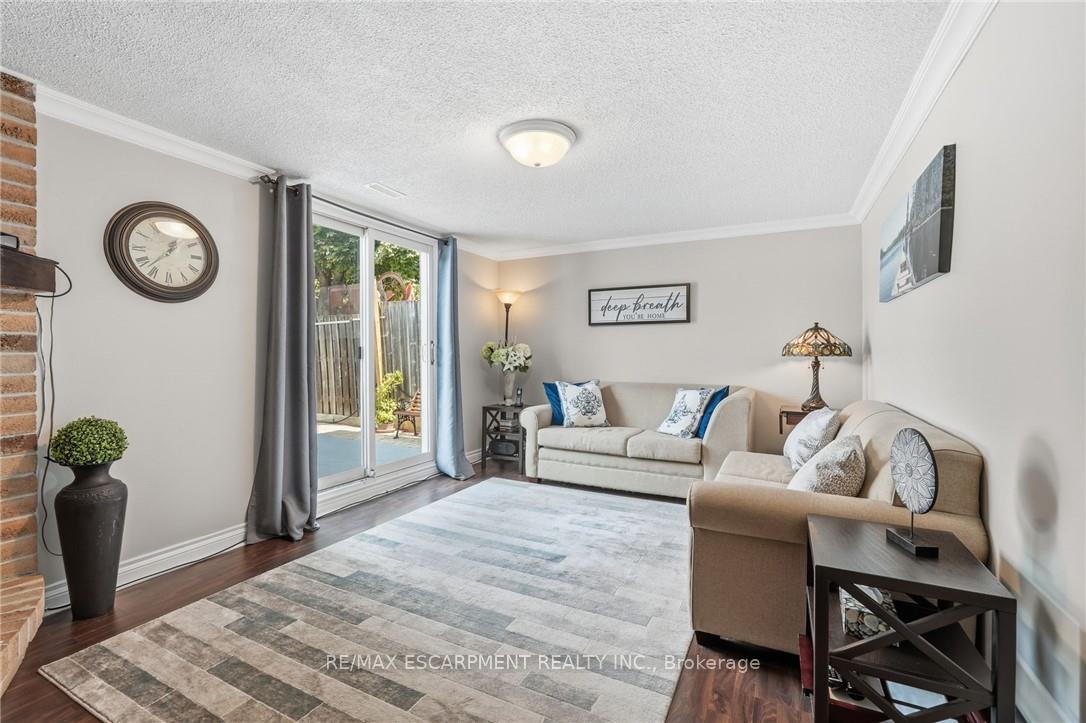 Photo 31 of 30 Twinoaks Crescent, Hamilton, Stoney Creek — HOMEH