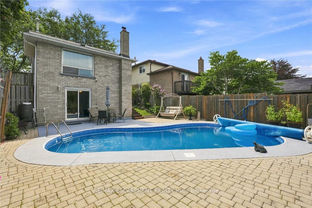 Photo 41 of 30 Twinoaks Crescent, Hamilton, Stoney Creek — HOMEH