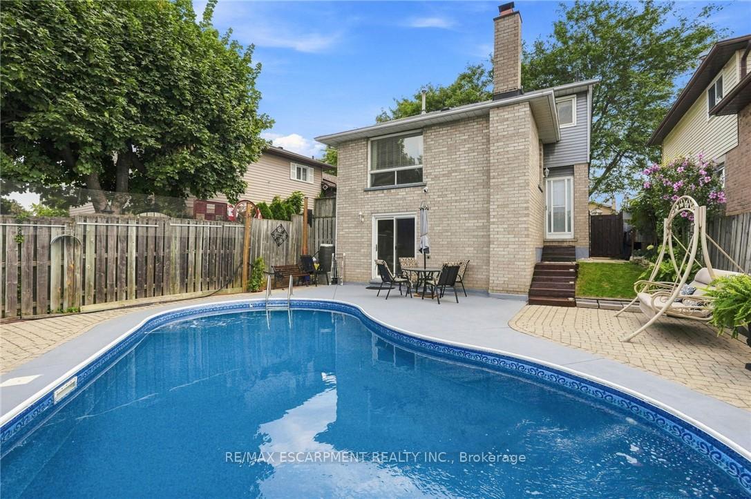 Photo 43 of 30 Twinoaks Crescent, Hamilton, Stoney Creek — HOMEH