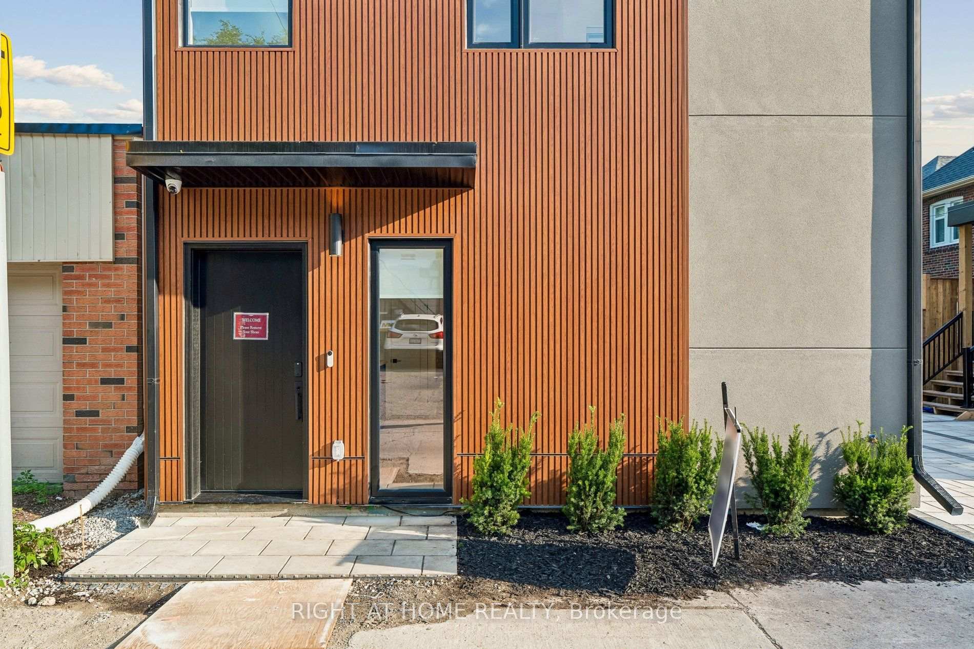 Photo 3 of Unit LS, 55 Camberwell Road, Toronto, Humewood-Cedarvale — HOMEH