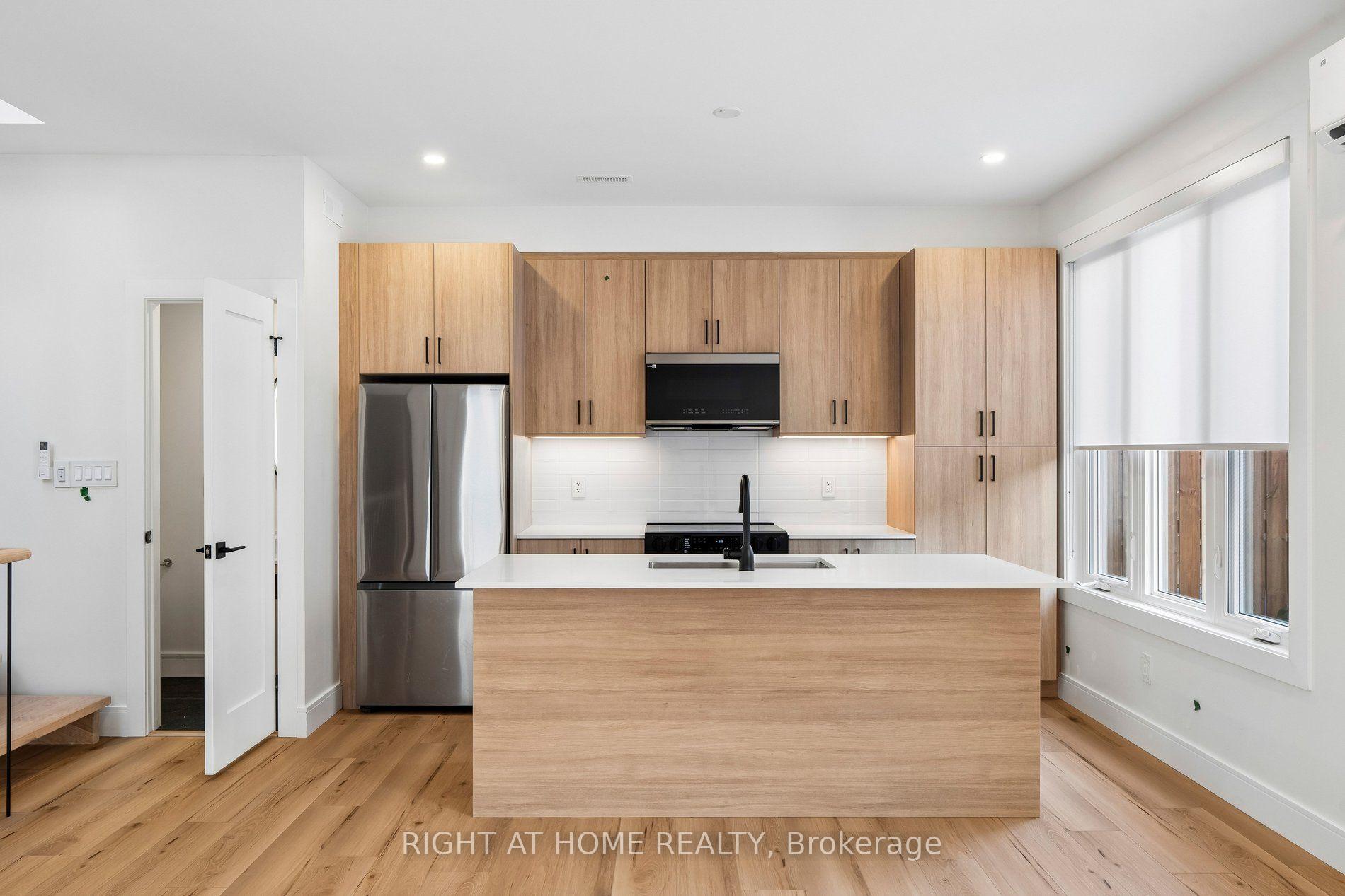 Photo 6 of Unit LS, 55 Camberwell Road, Toronto, Humewood-Cedarvale — HOMEH