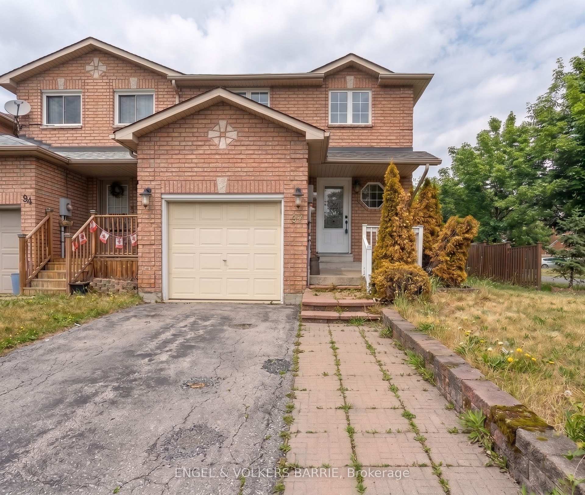 Photo 1 of 92 Lee Crescent, Barrie, Holly — HOMEH