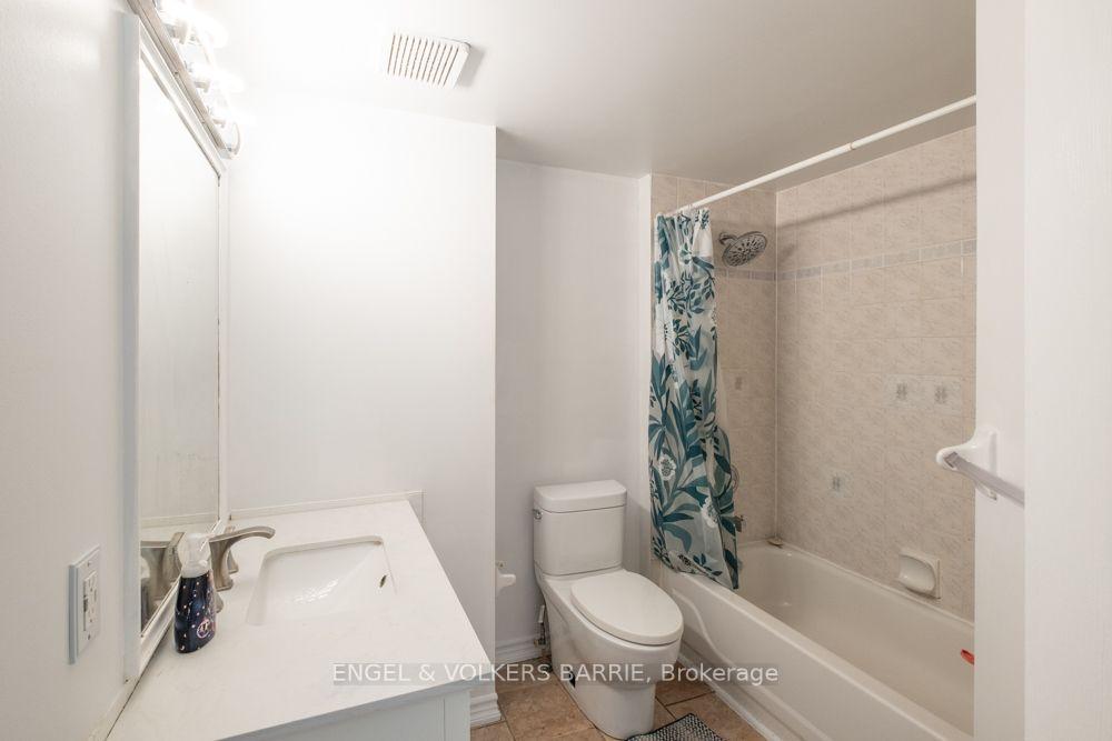 Photo 6 of 92 Lee Crescent, Barrie, Holly — HOMEH