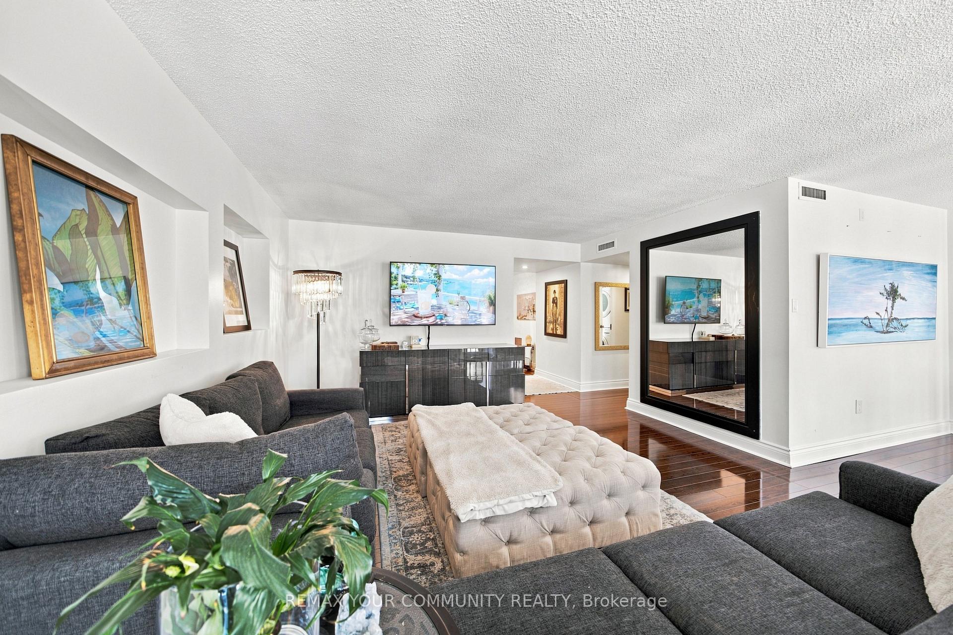 Photo 10 of Unit 705, 251 Queens Quay, Toronto, Waterfront Communities — HOMEH