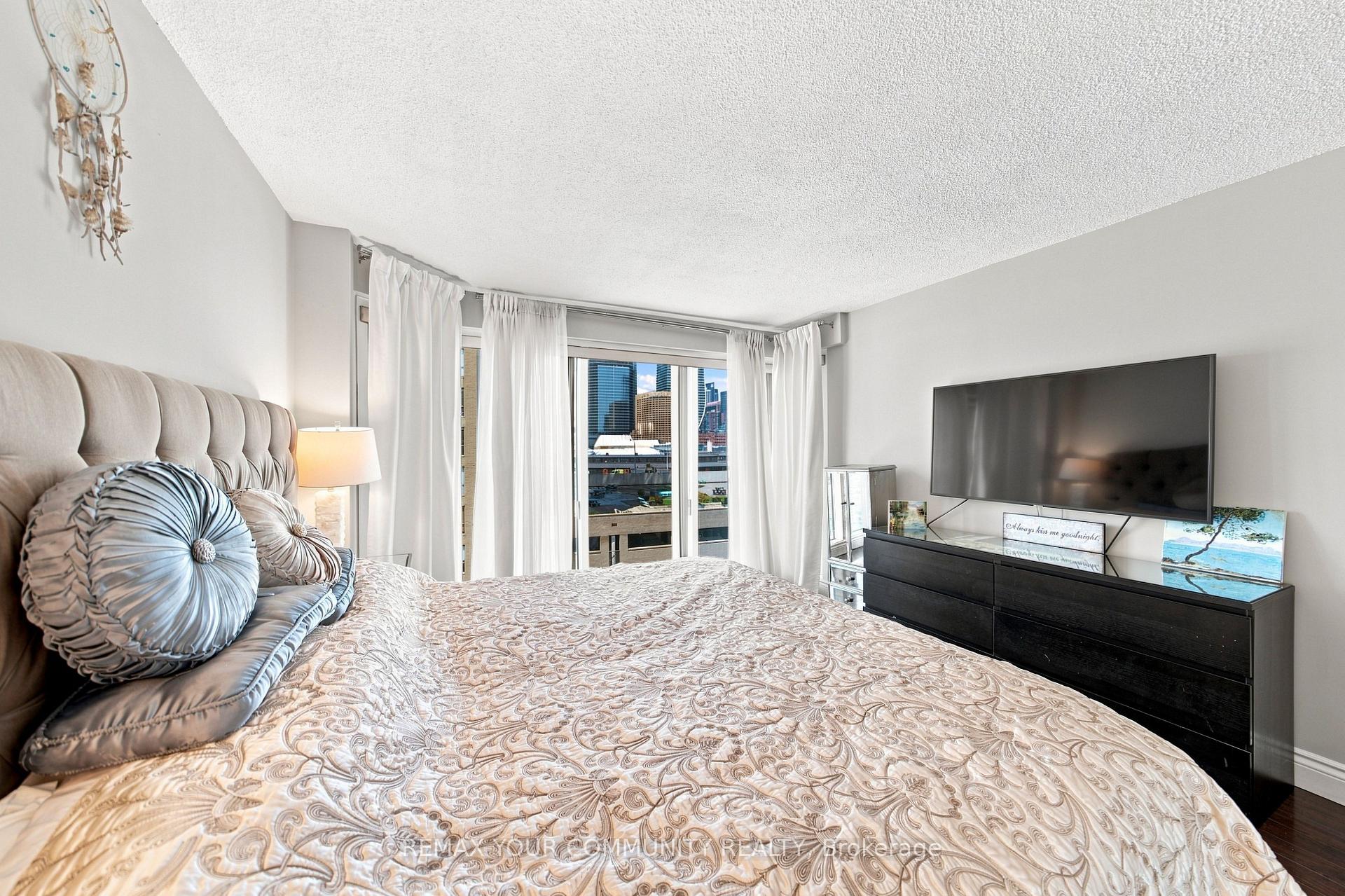 Photo 31 of Unit 705, 251 Queens Quay, Toronto, Waterfront Communities — HOMEH
