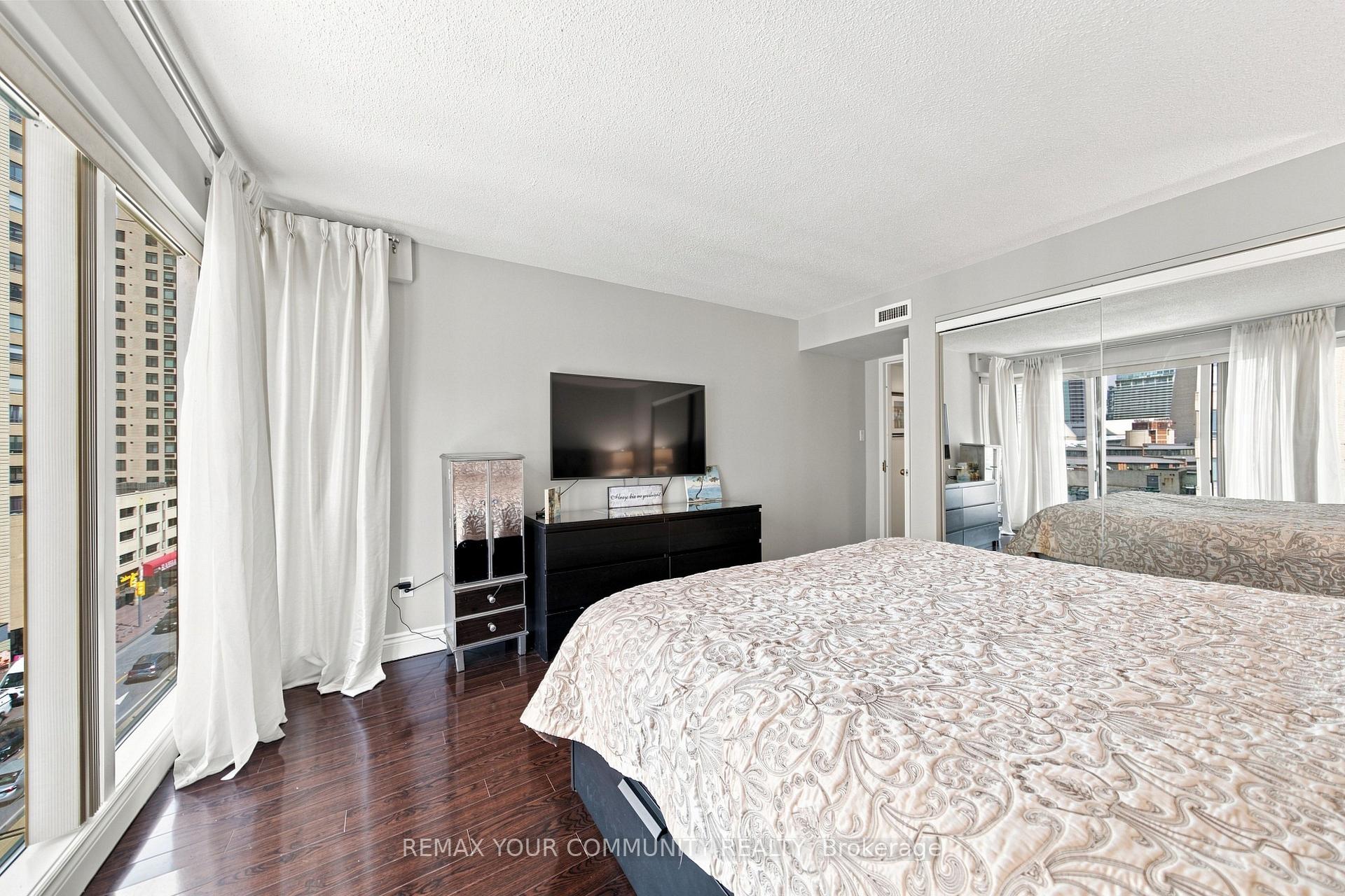 Photo 33 of Unit 705, 251 Queens Quay, Toronto, Waterfront Communities — HOMEH