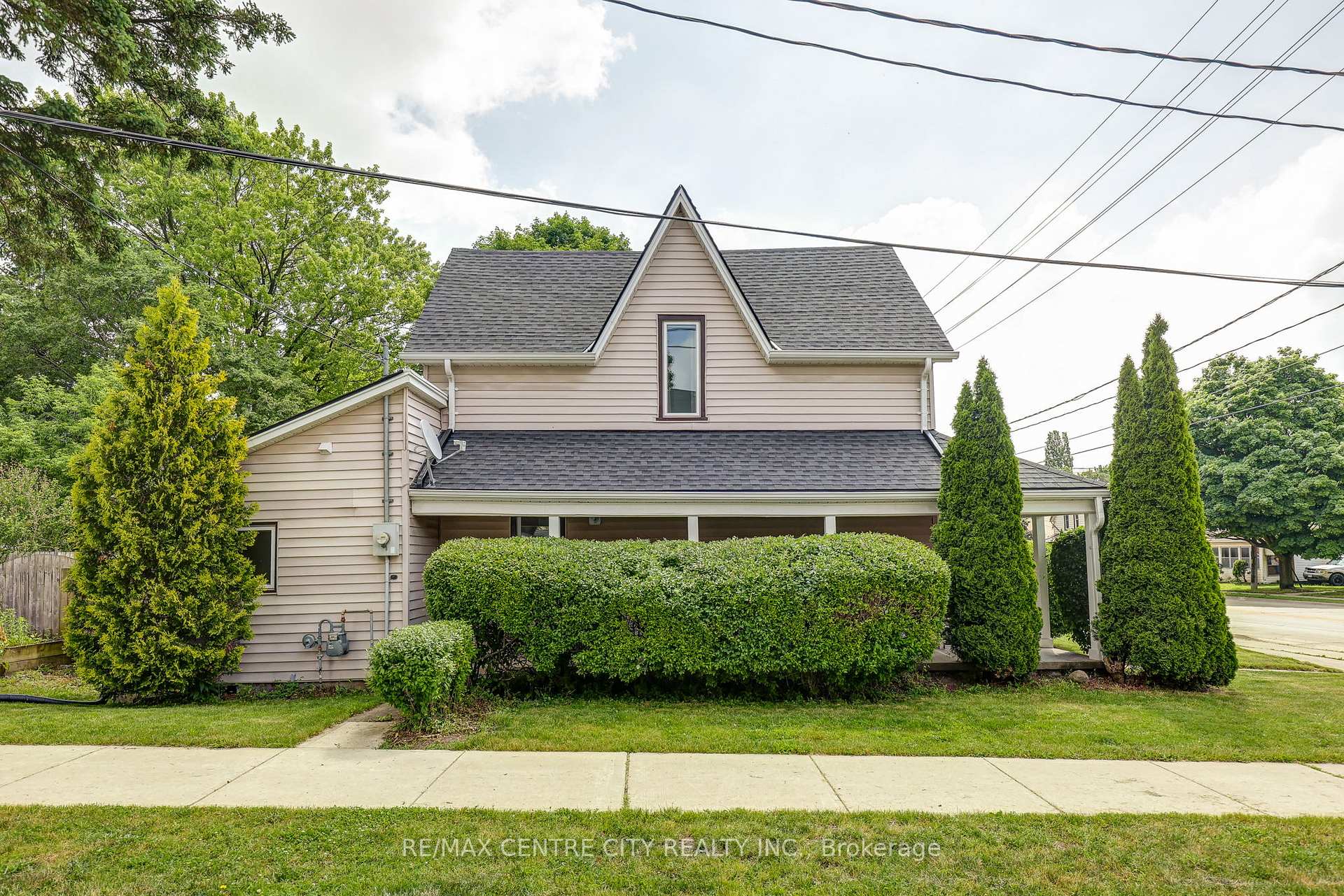 Photo 6 of 169 Wellington Street, St. Thomas — HOMEH