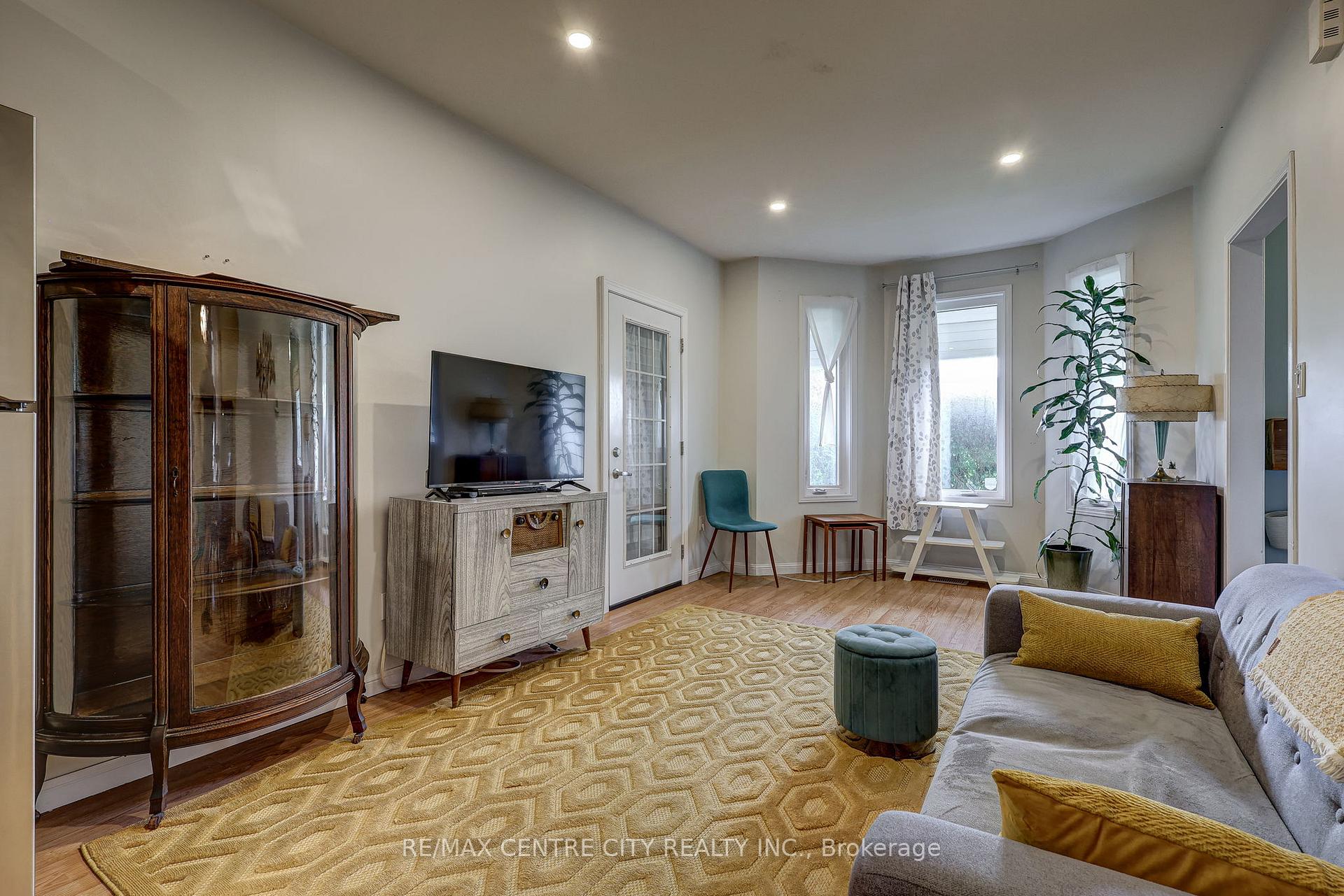 Photo 18 of 169 Wellington Street, St. Thomas — HOMEH