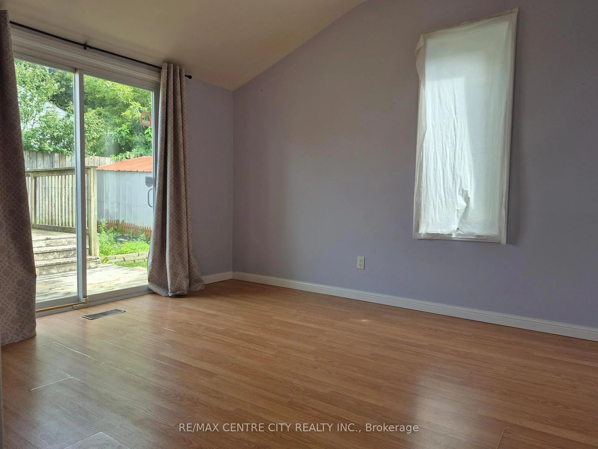 Photo 32 of 169 Wellington Street, St. Thomas — HOMEH