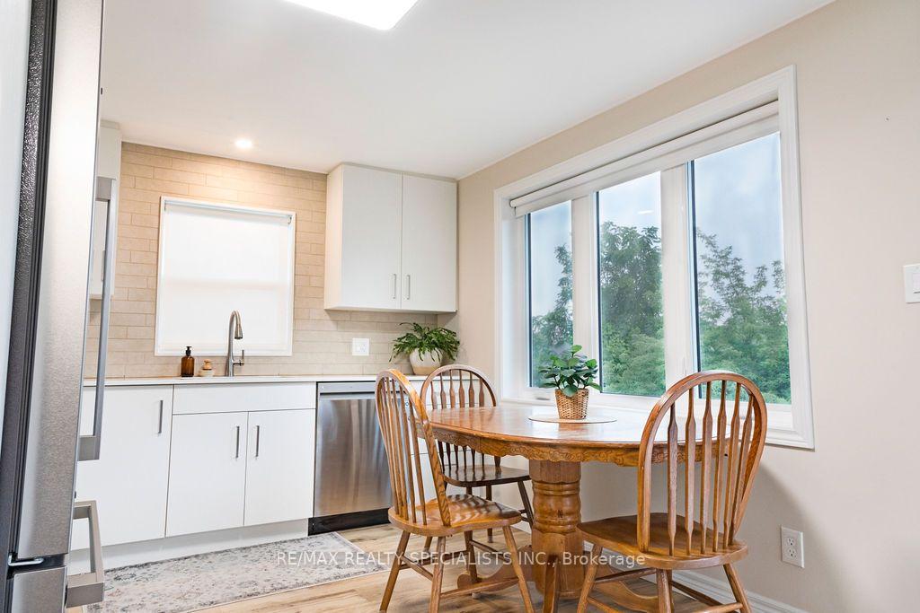 Photo 2 of Unit 3, 209 Pelham Road, St. Catharines, Western Hill — HOMEH