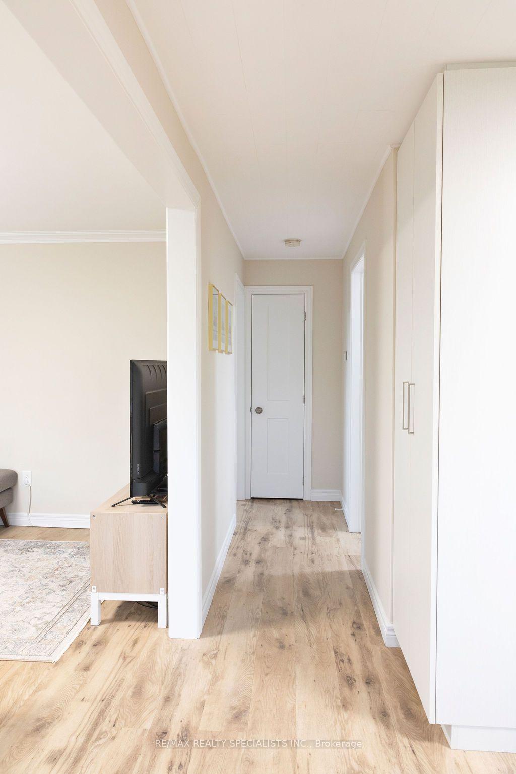 Photo 10 of Unit 3, 209 Pelham Road, St. Catharines, Western Hill — HOMEH