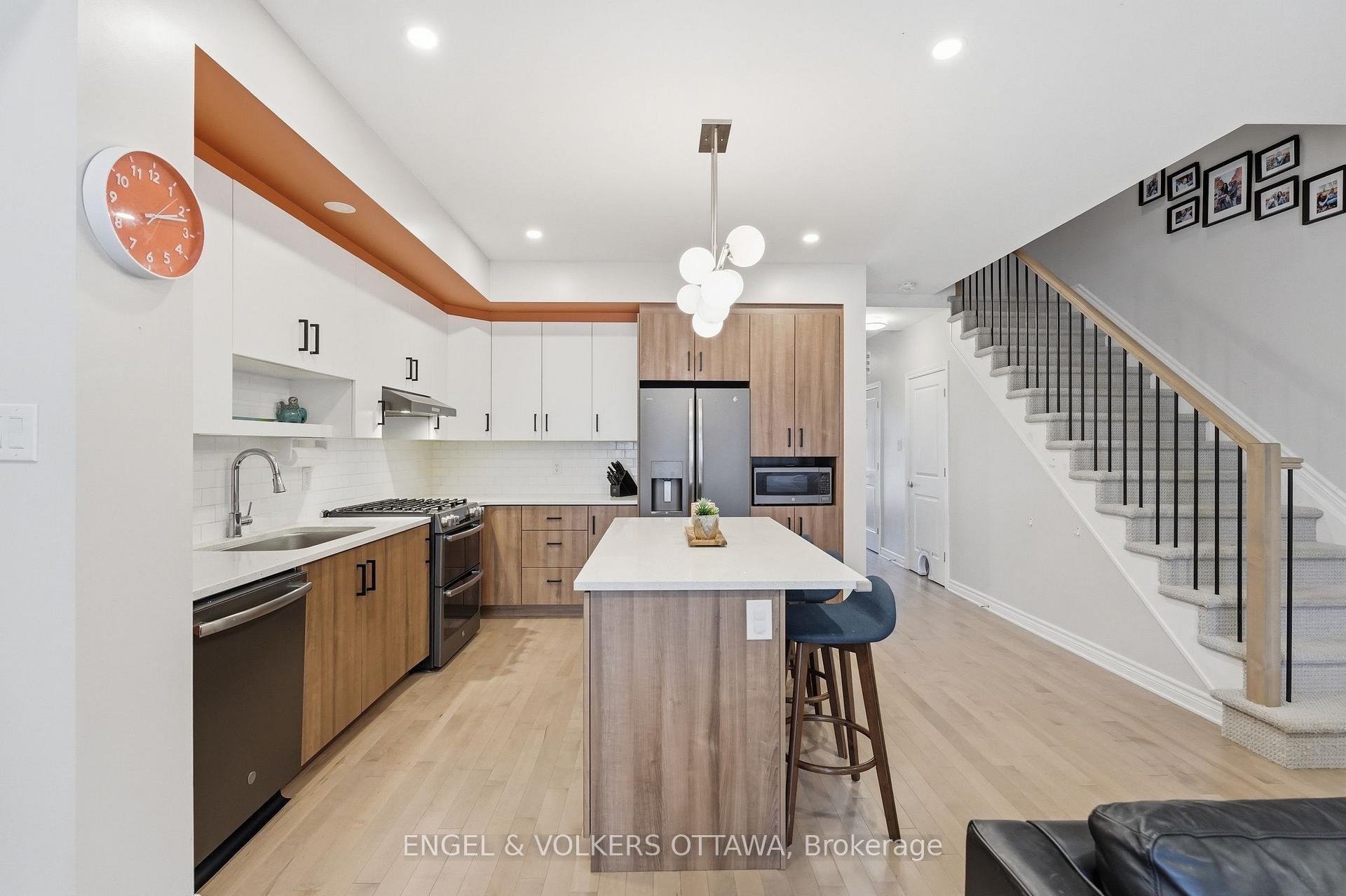 Photo 9 of 282 Munro Street, Carleton Place, Carleton Place — HOMEH