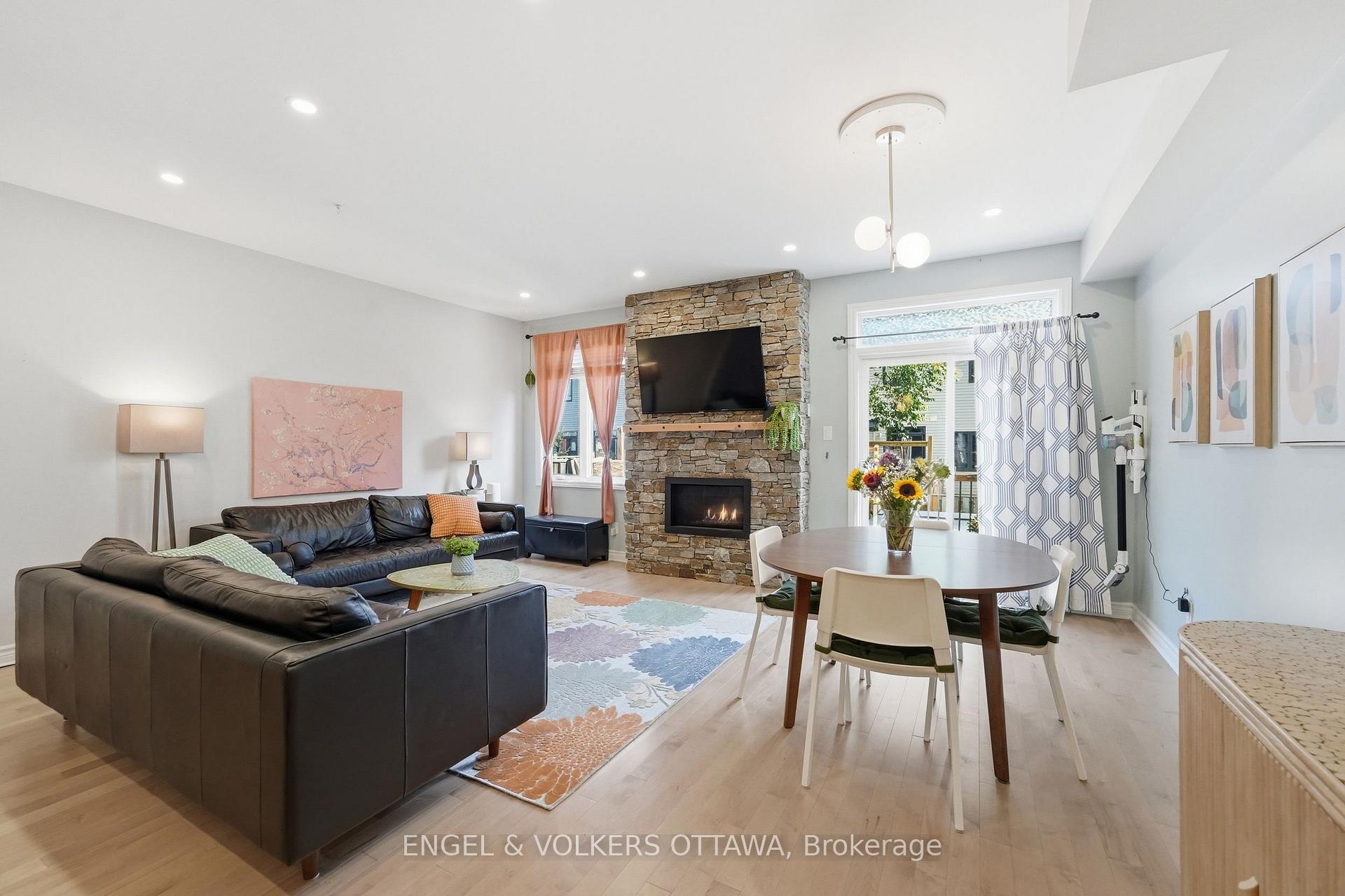 Photo 21 of 282 Munro Street, Carleton Place, Carleton Place — HOMEH