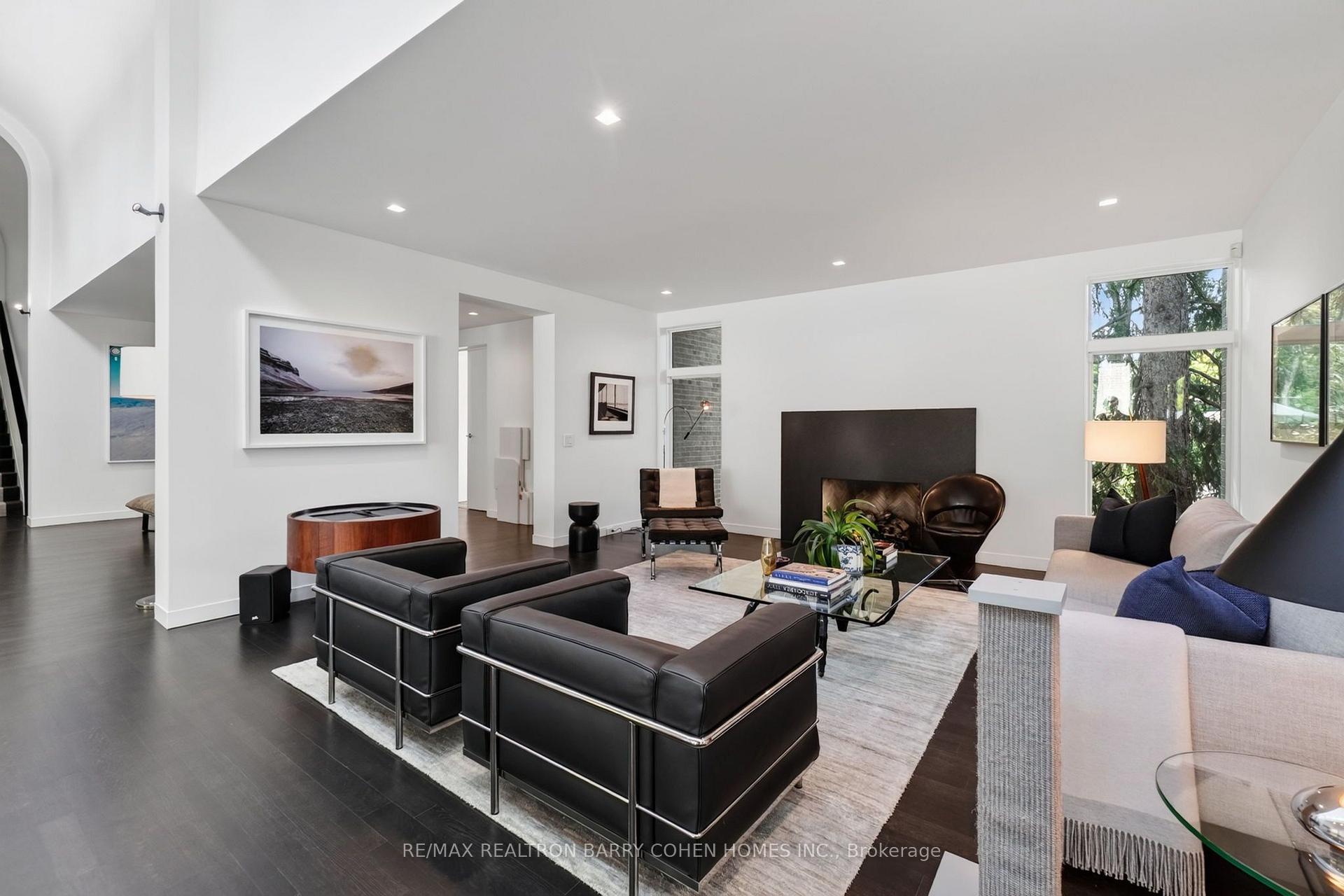 Photo 6 of 12 Tudor Gate, North York, Bridle Path-Sunnybrook-York Mills — HOMEH